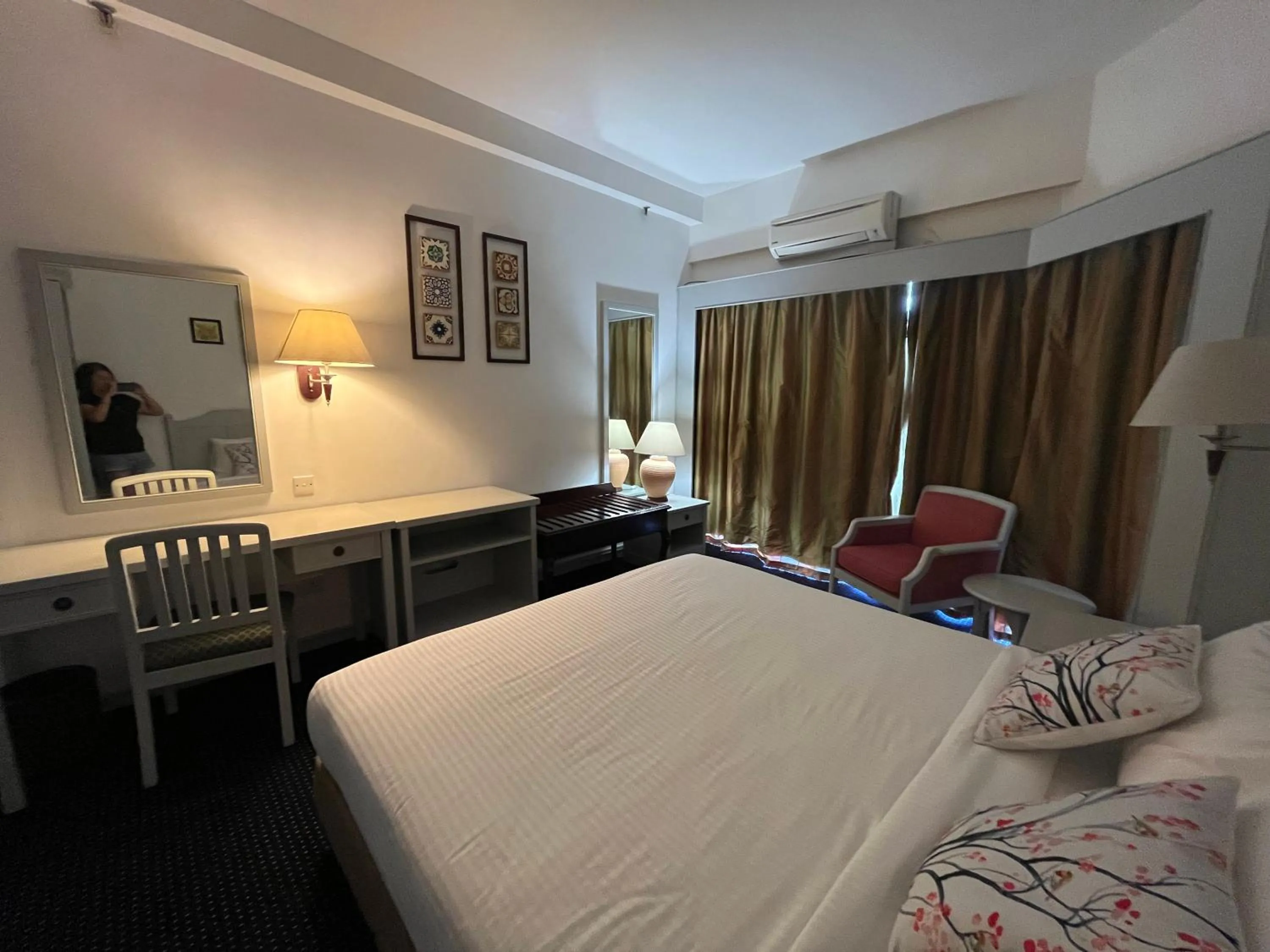 Photo of the whole room, Bed in Paradise by the Sea in Penang by Veron at Rainbow Paradise