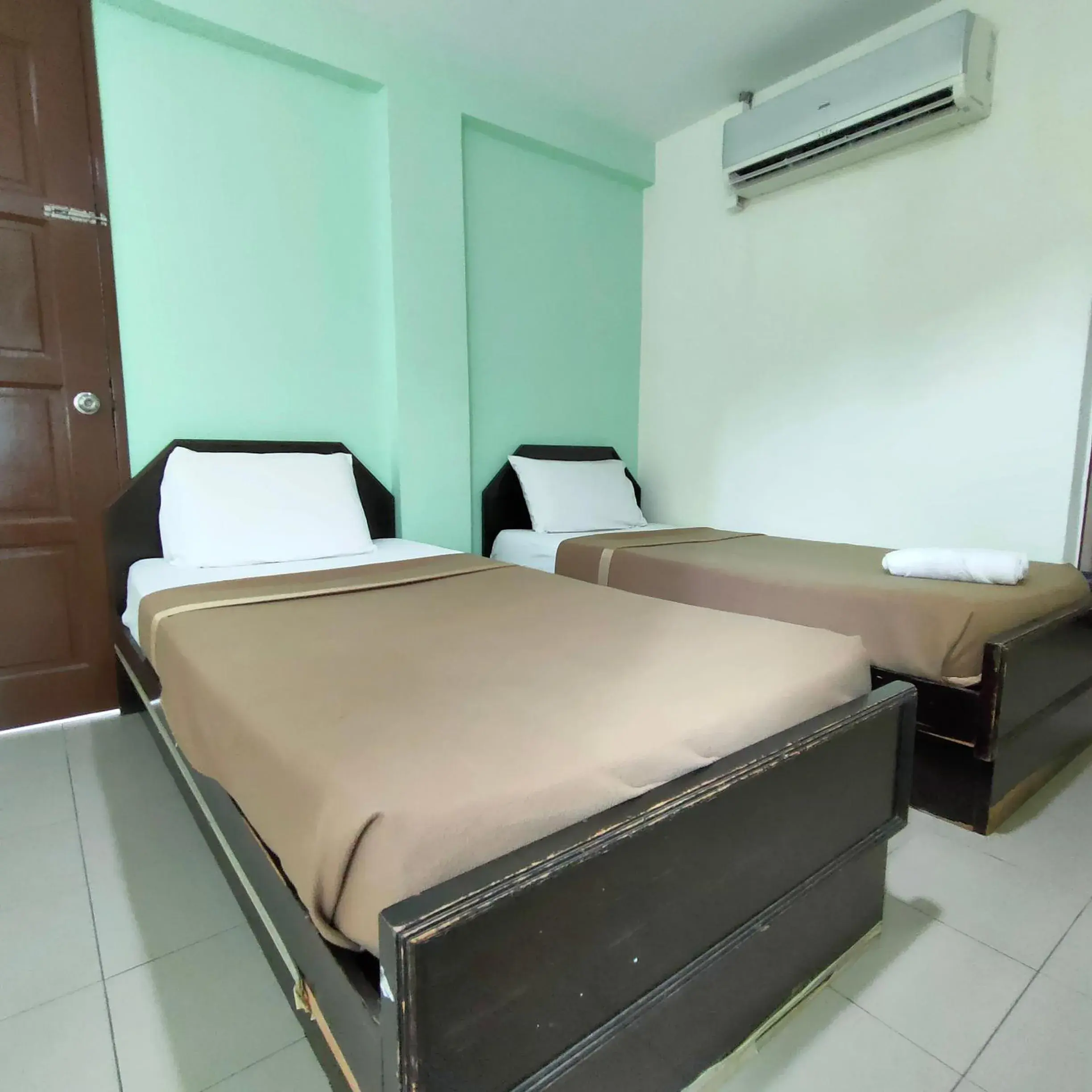 Budget Twin Room in Best One Hotel Budget Twin Room in Best One Hotel