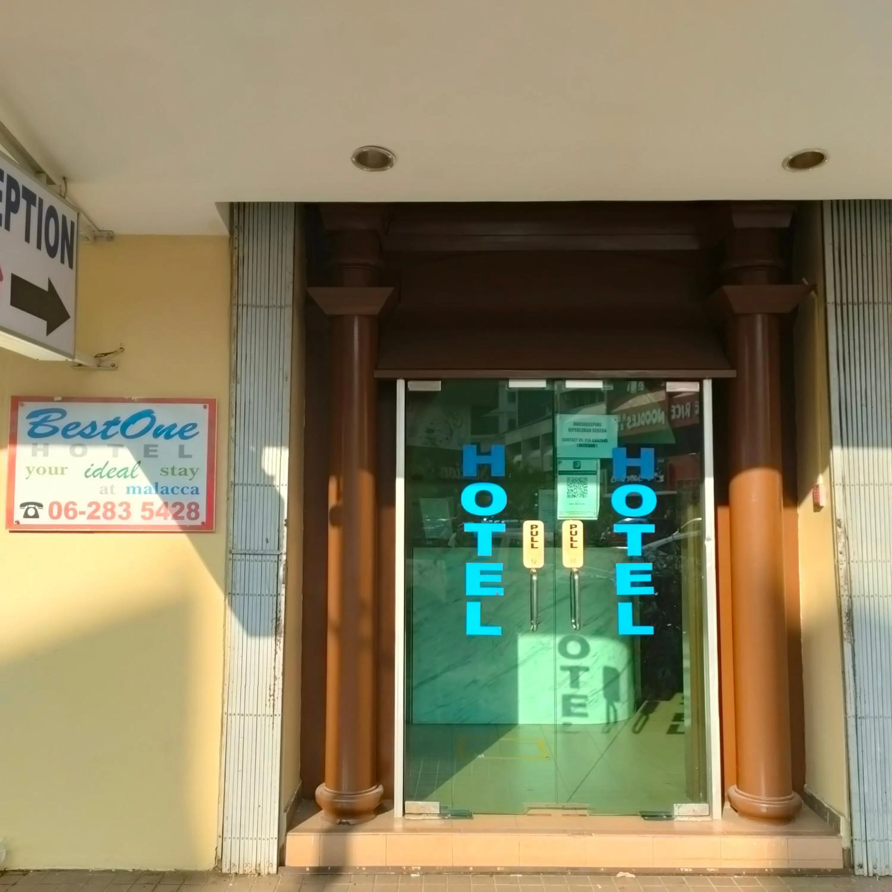 Facade/entrance in Best One Hotel