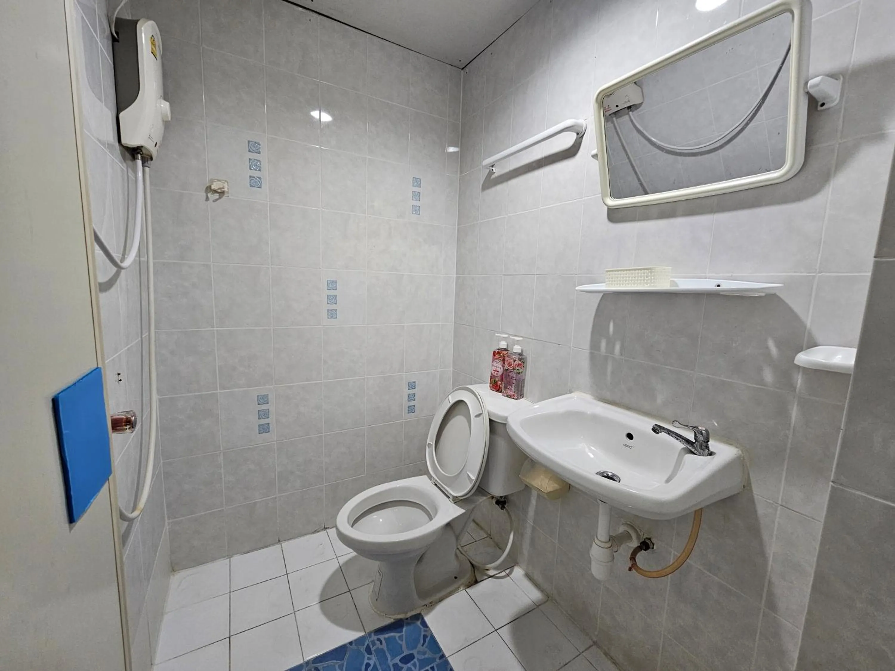 Bathroom in Si Fah at Bangsaen Hotel