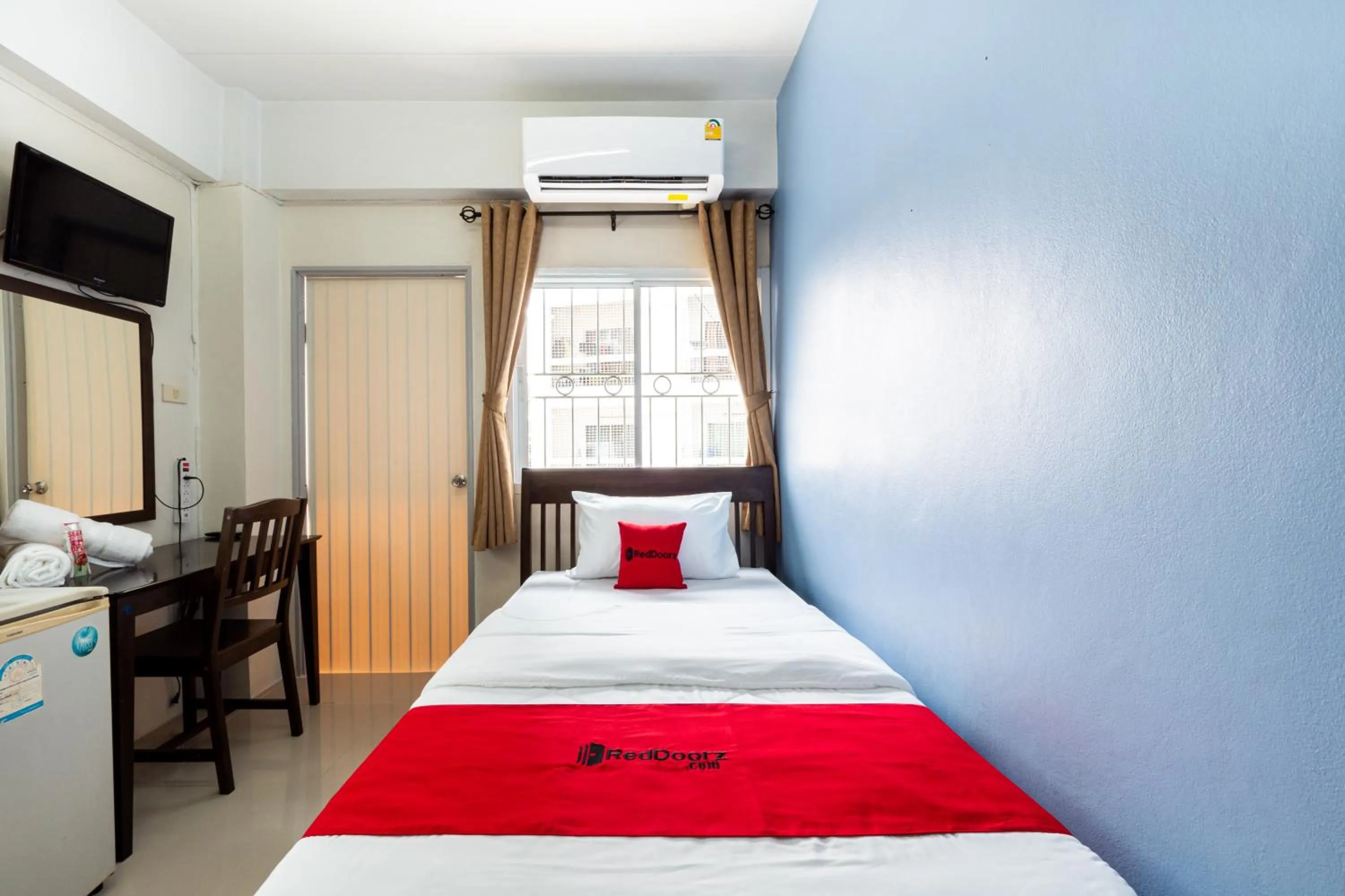 Bed in Si Fah at Bangsaen Hotel