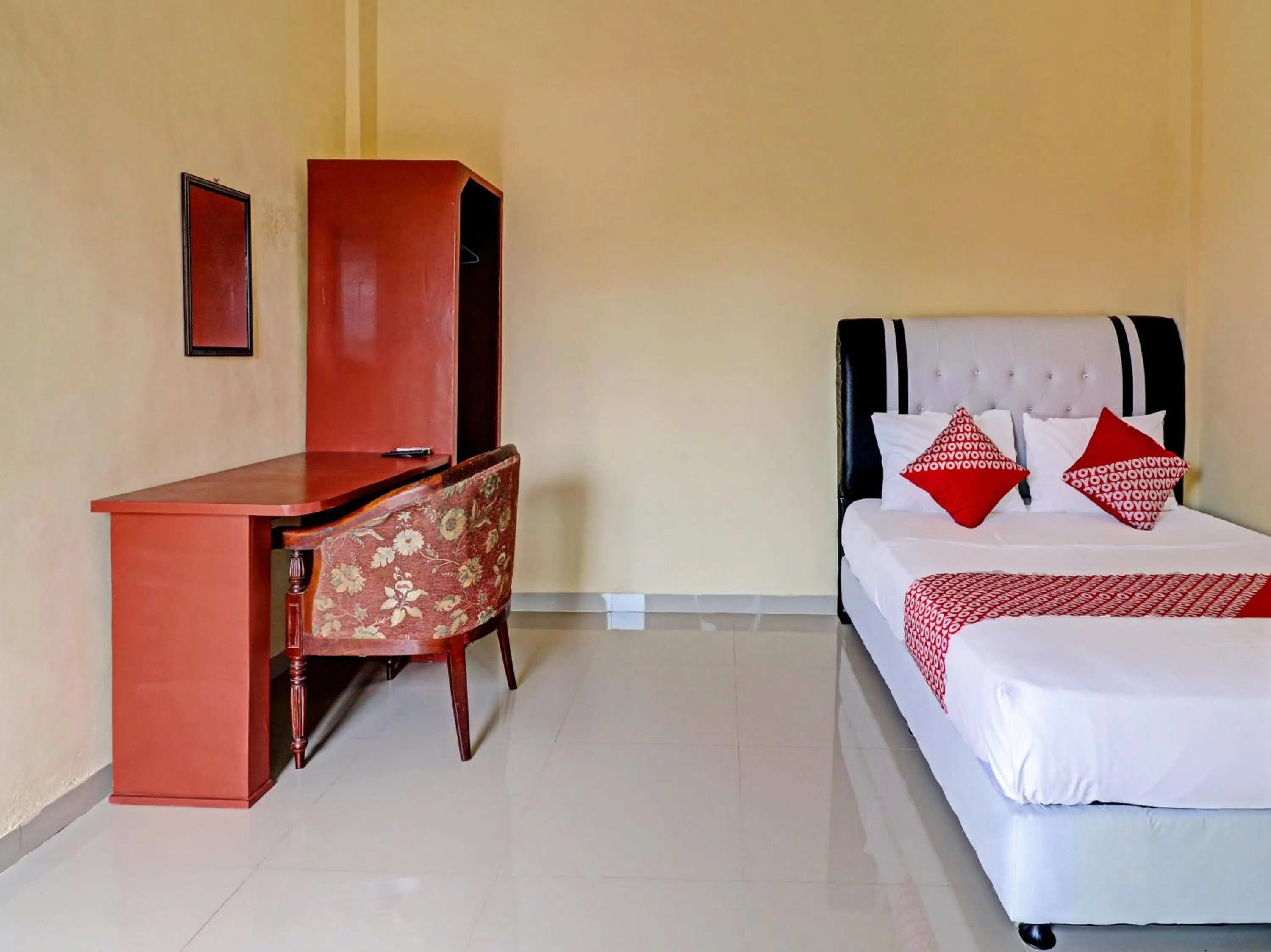 Standard Double Room in OYO 90945 Arizon Kost