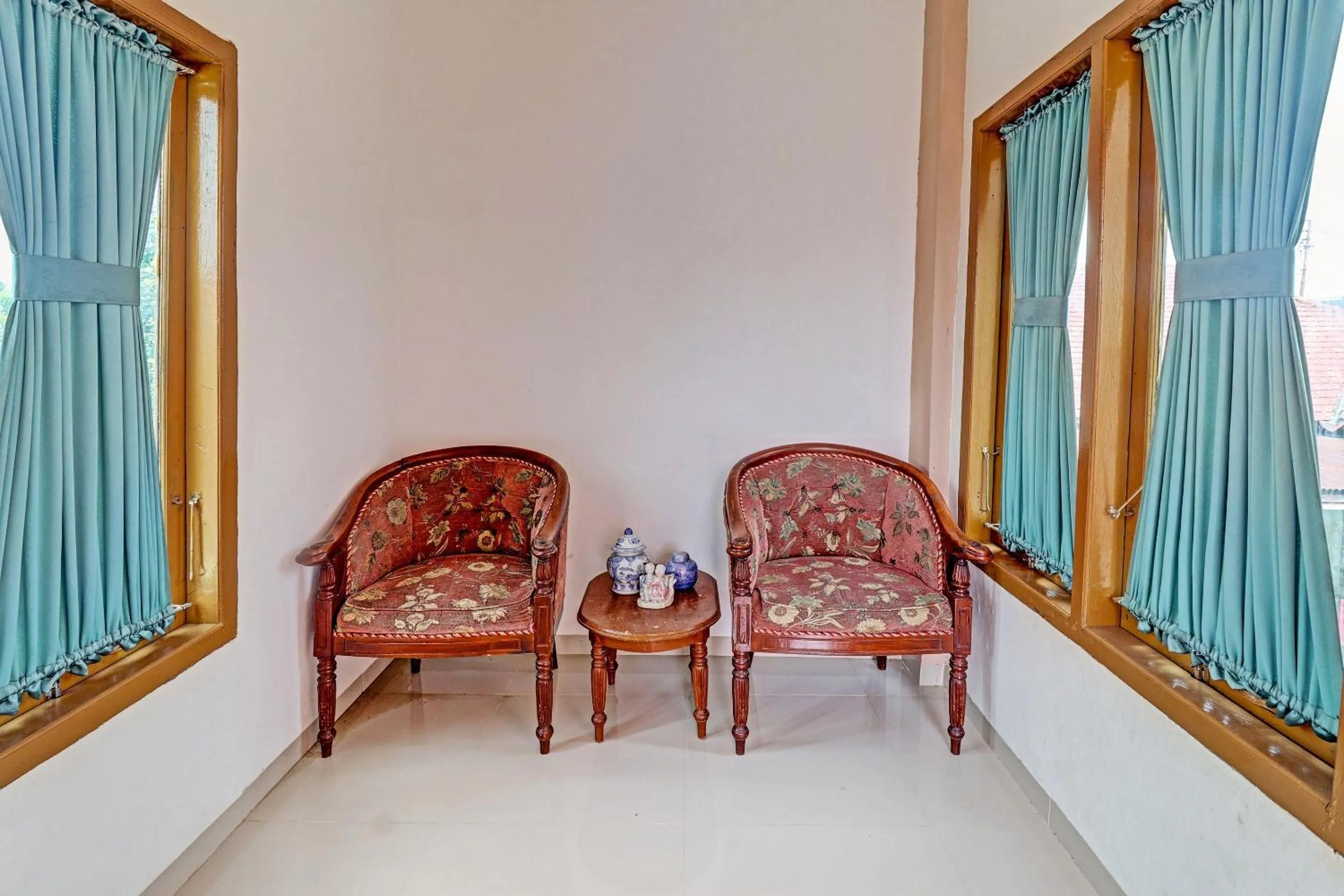 Lobby or reception in OYO 90945 Arizon Kost