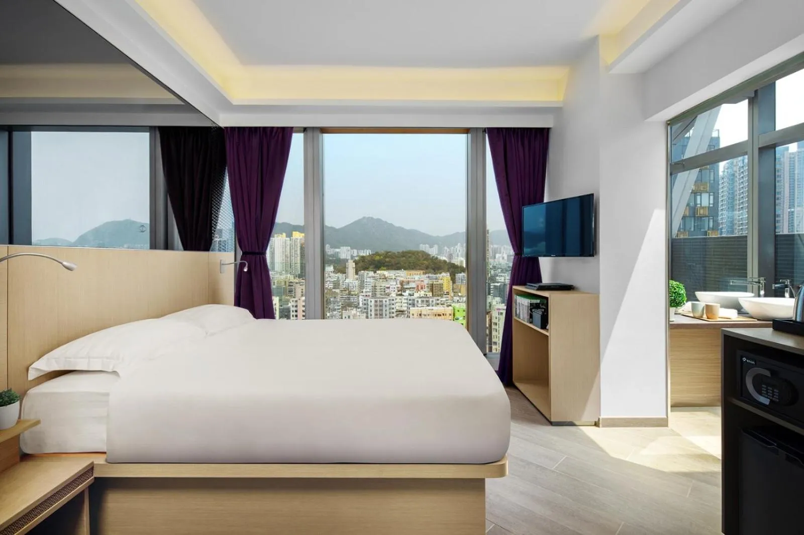 Starphire Crystal Room in Starphire Hotel