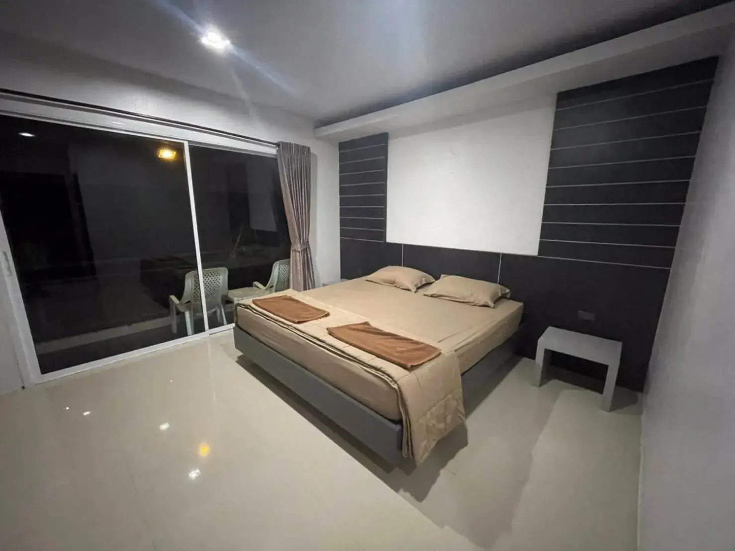 Standard Double Room in PP Midnight Hotel Standard Double Room in PP Midnight Hotel