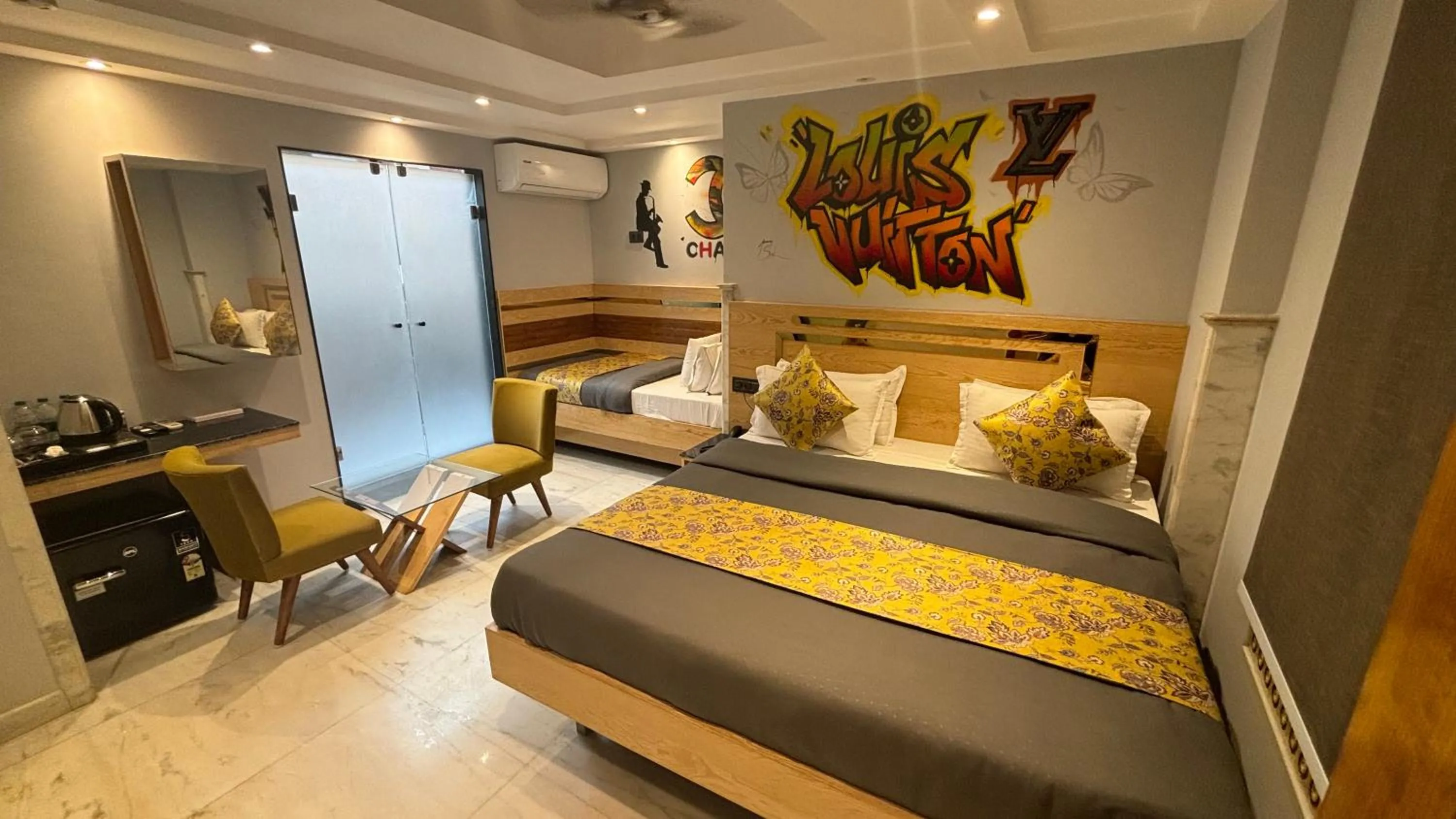 Living room, Bed in Hotel Cottage Yes Please New Delhi