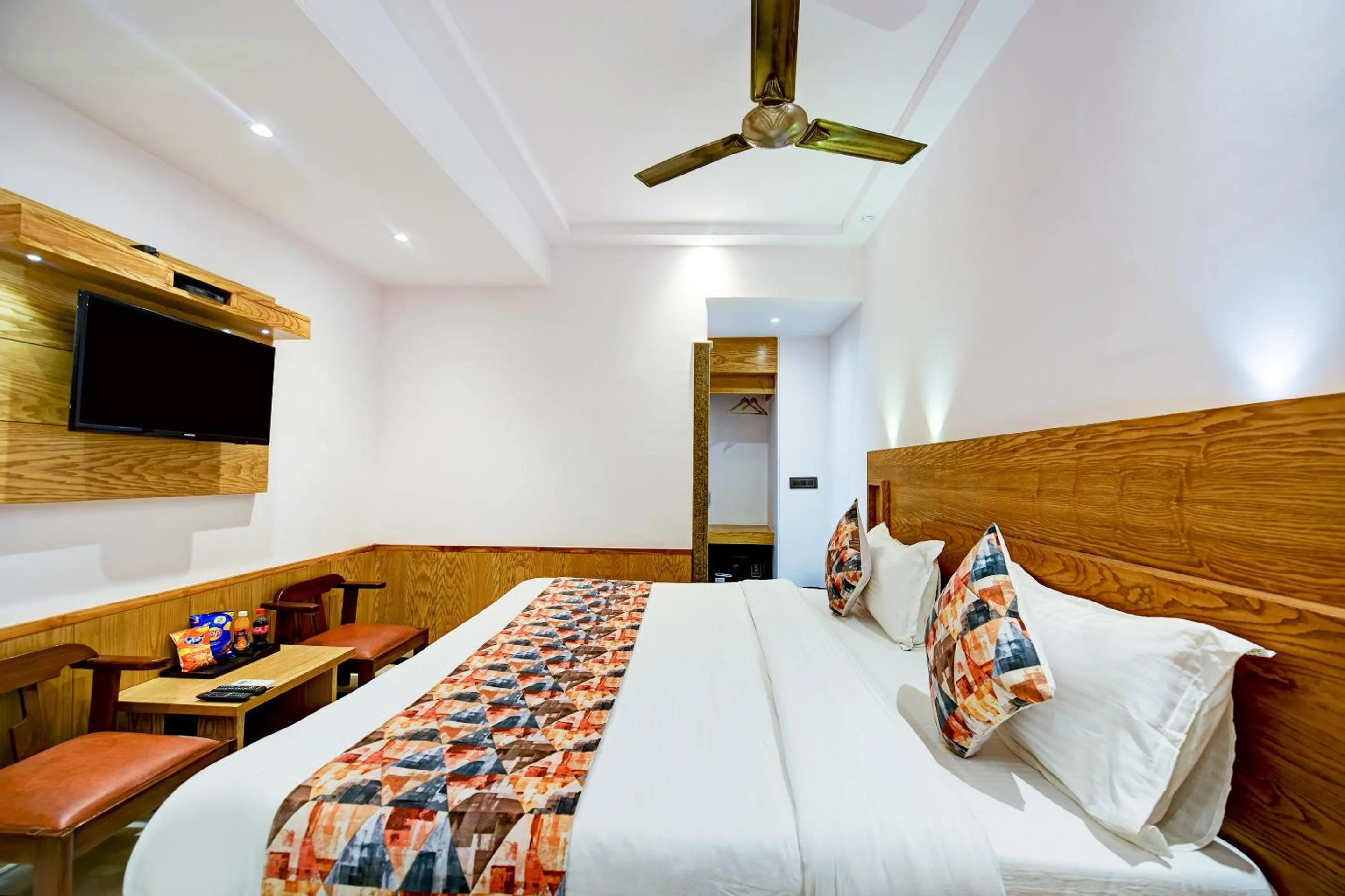 Living room, Bed in Hotel Cottage Yes Please New Delhi