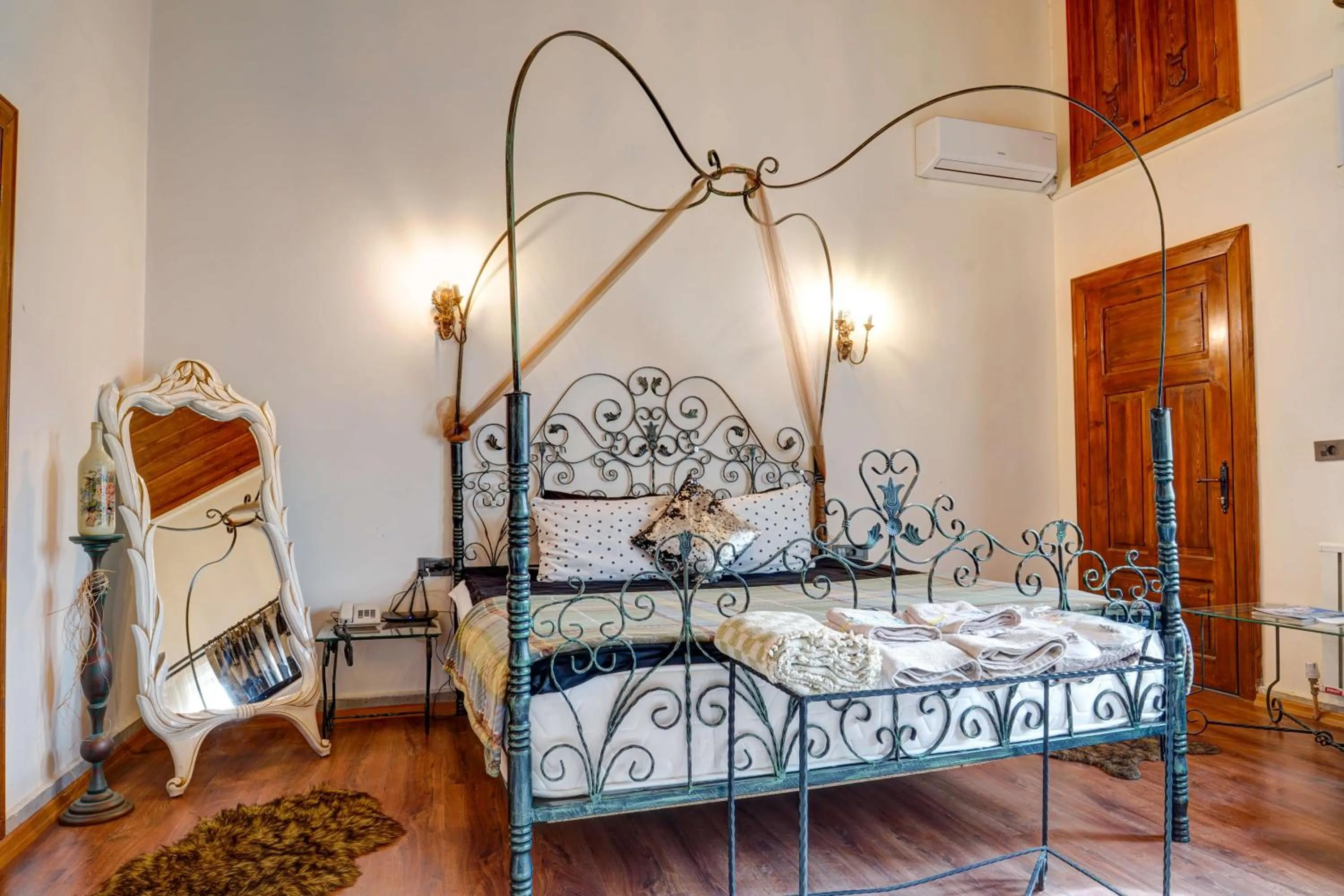 Bed in Kerem ile Aslı Butik Hotel