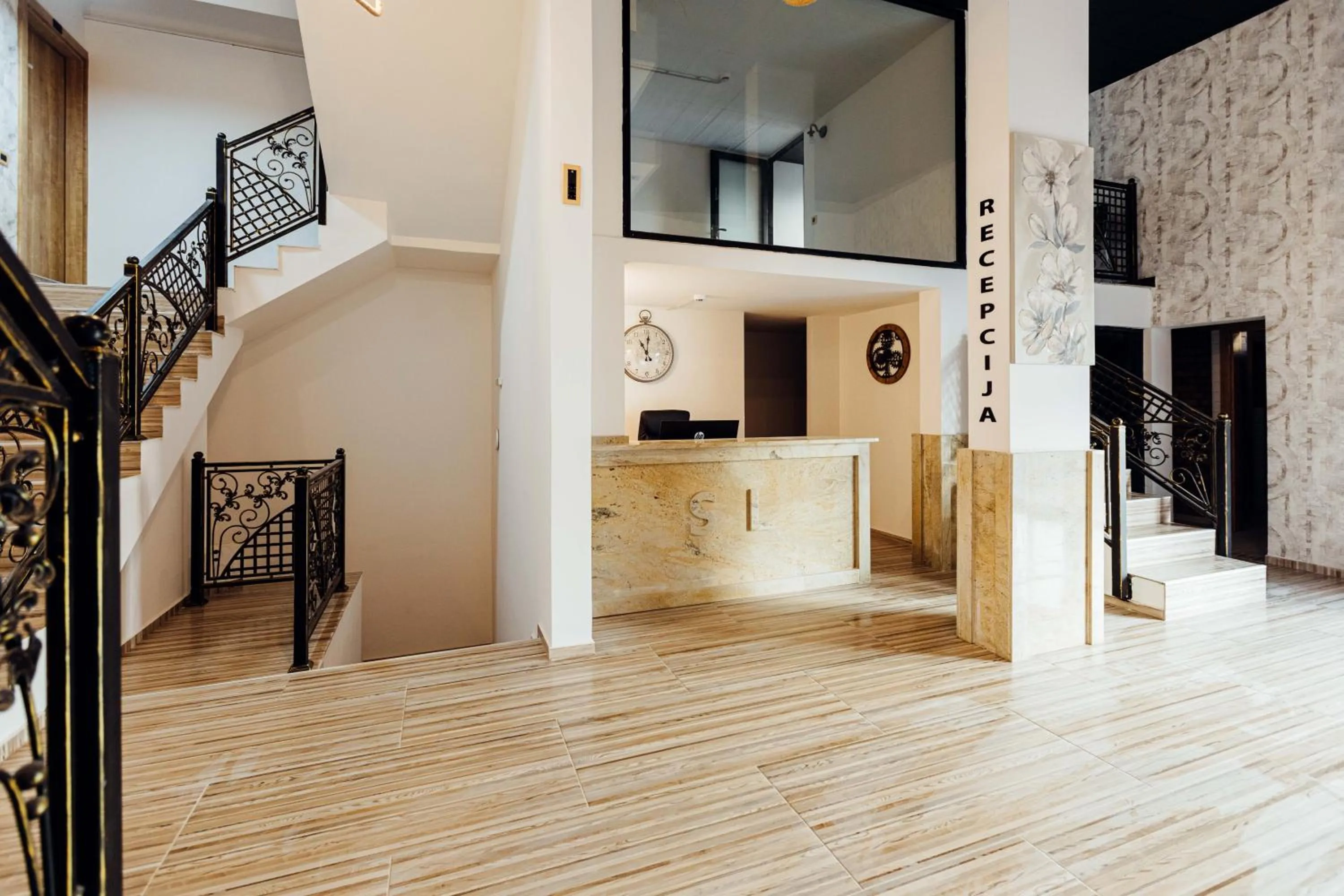 Lobby or reception in Hotel Livnica