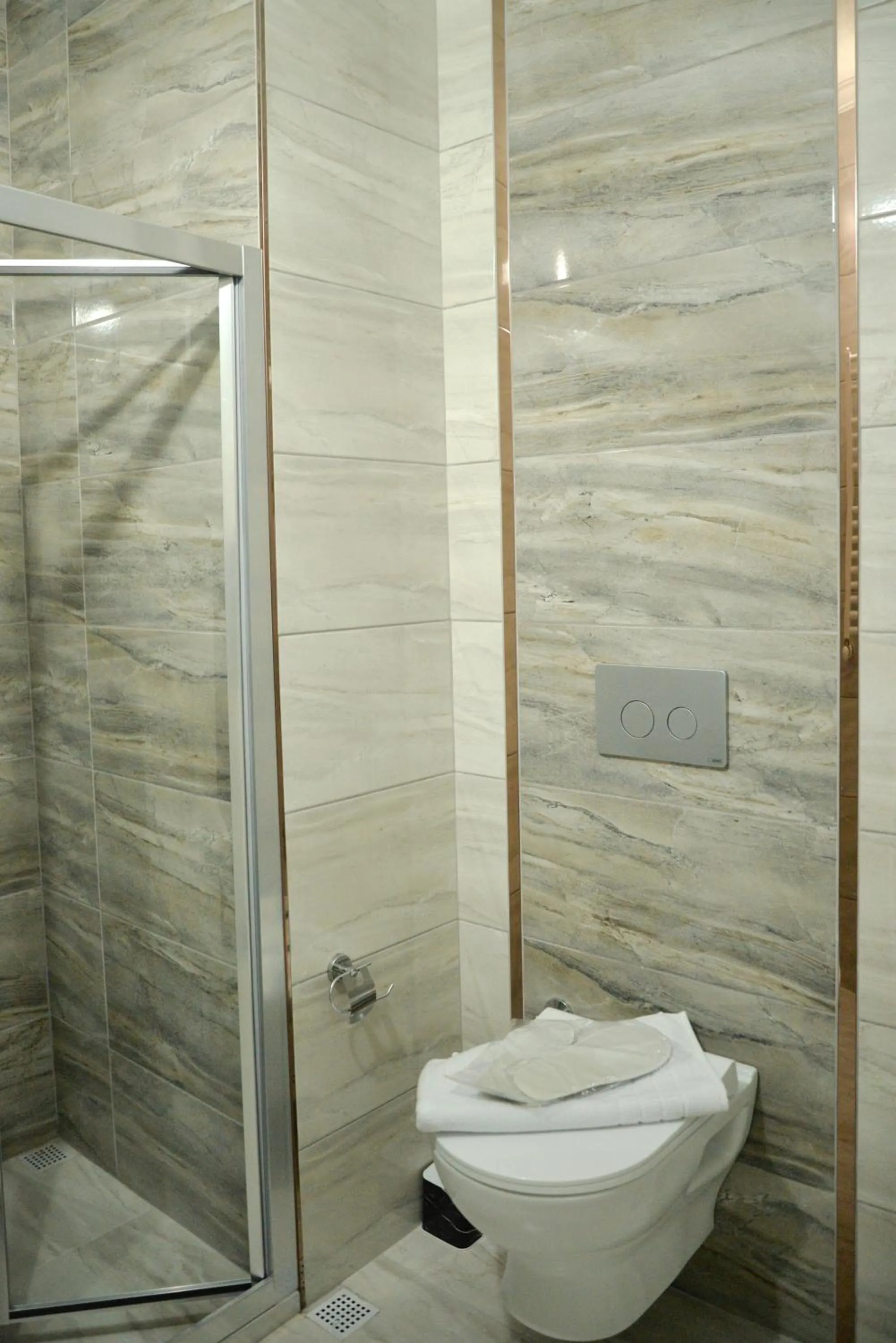 Shower in Melissa Suite