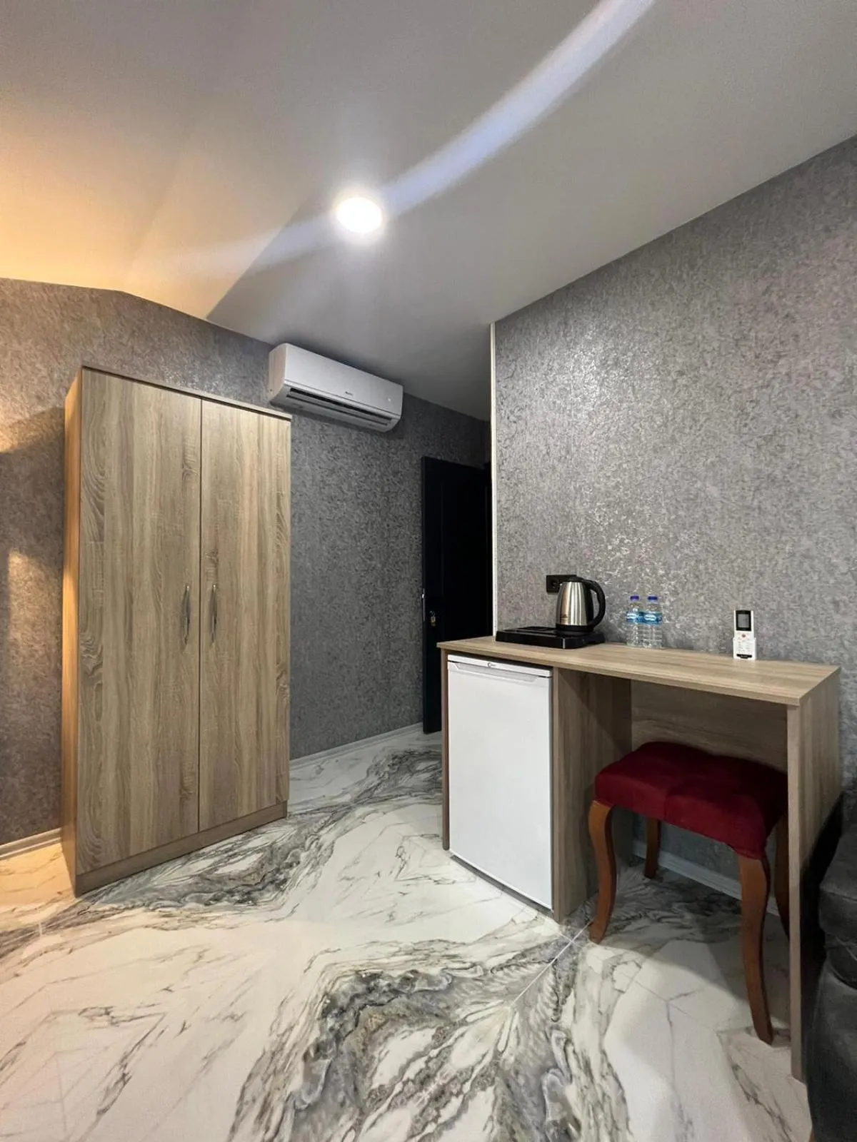 Coffee/tea facilities in Melissa Suite