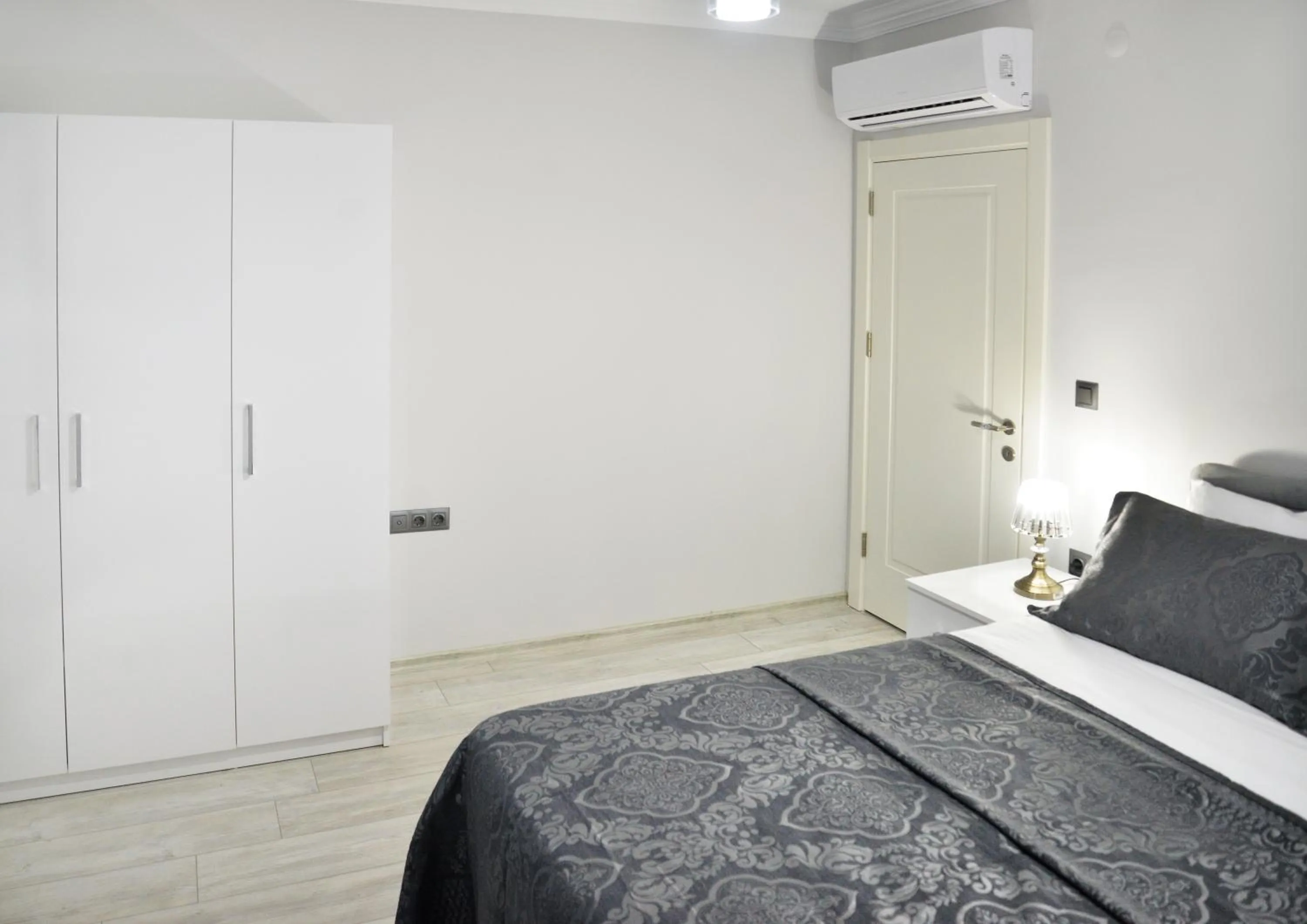 Bed in Melissa Suite