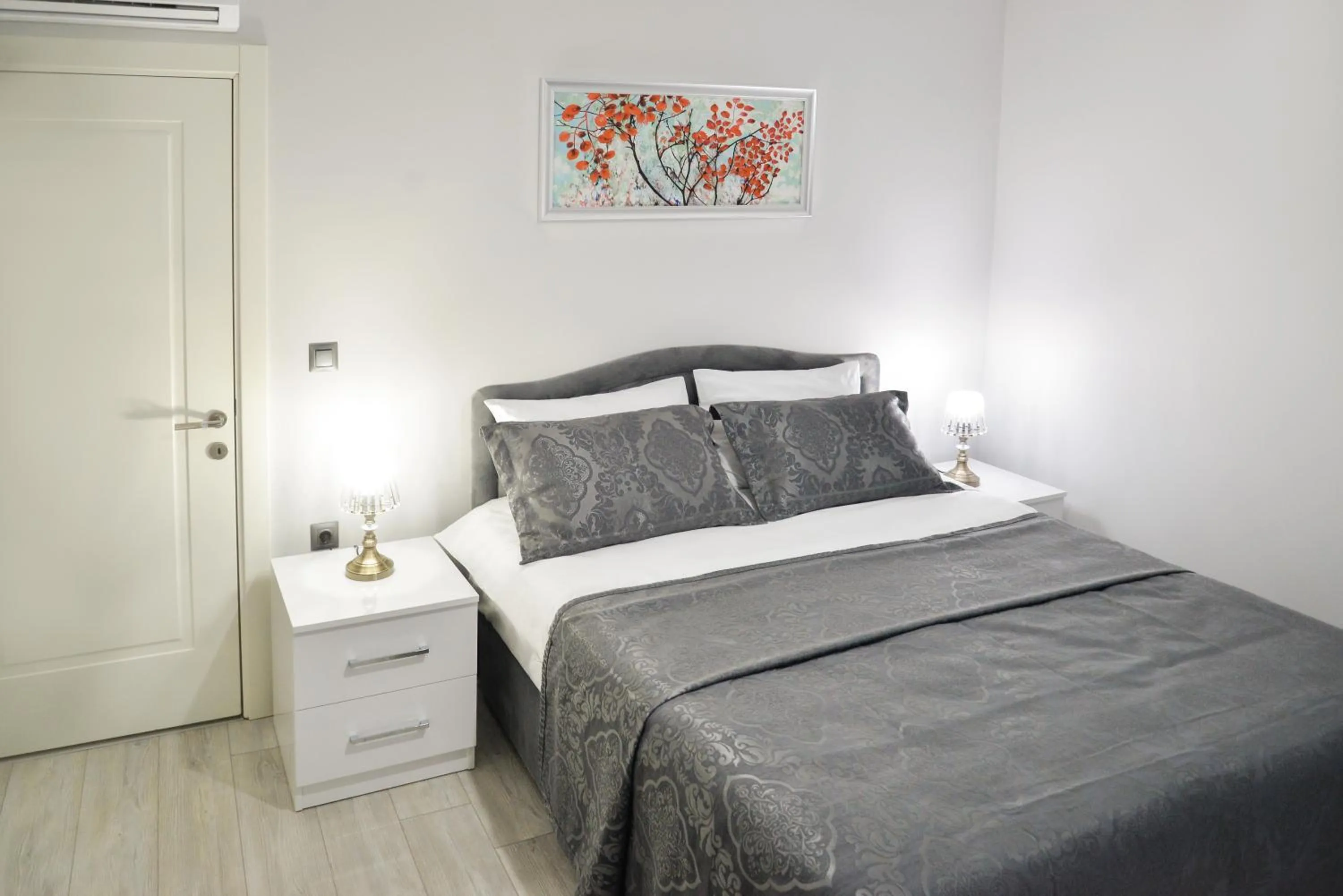 Bed in Melissa Suite