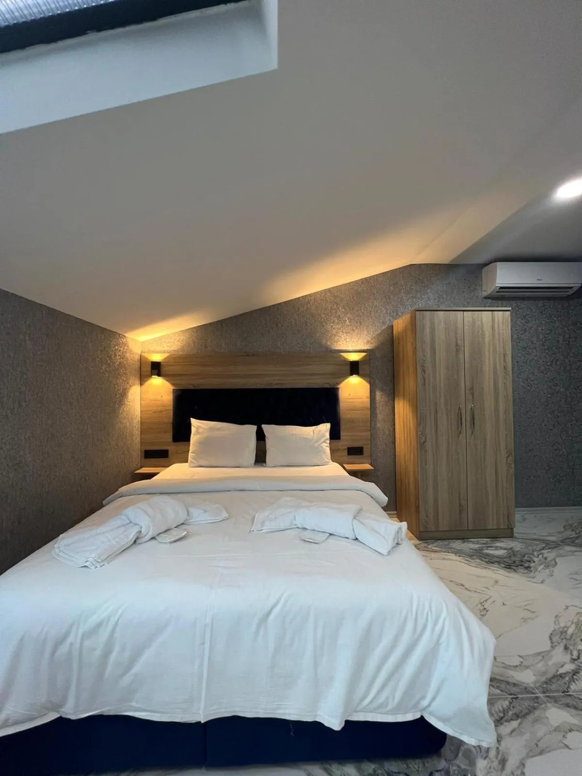 Bed in Melissa Suite