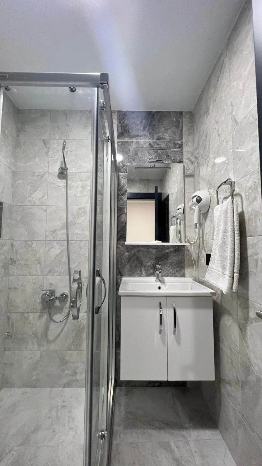 Shower in Melissa Suite