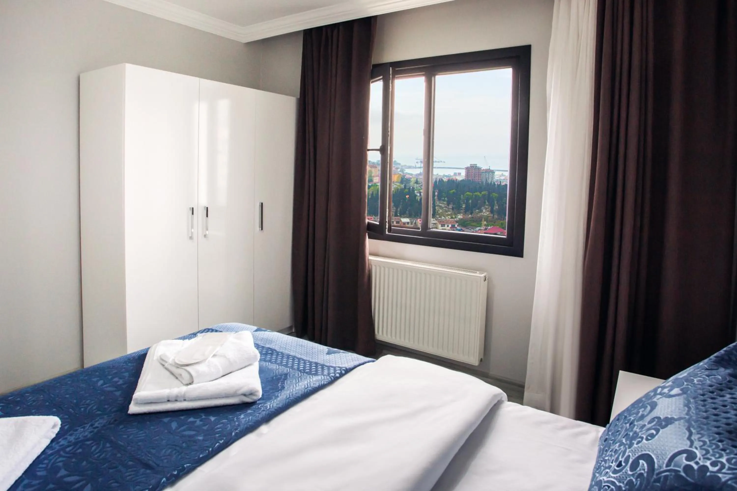 Bed in Melissa Suite