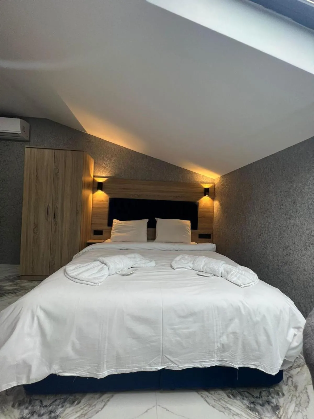 Bed in Melissa Suite