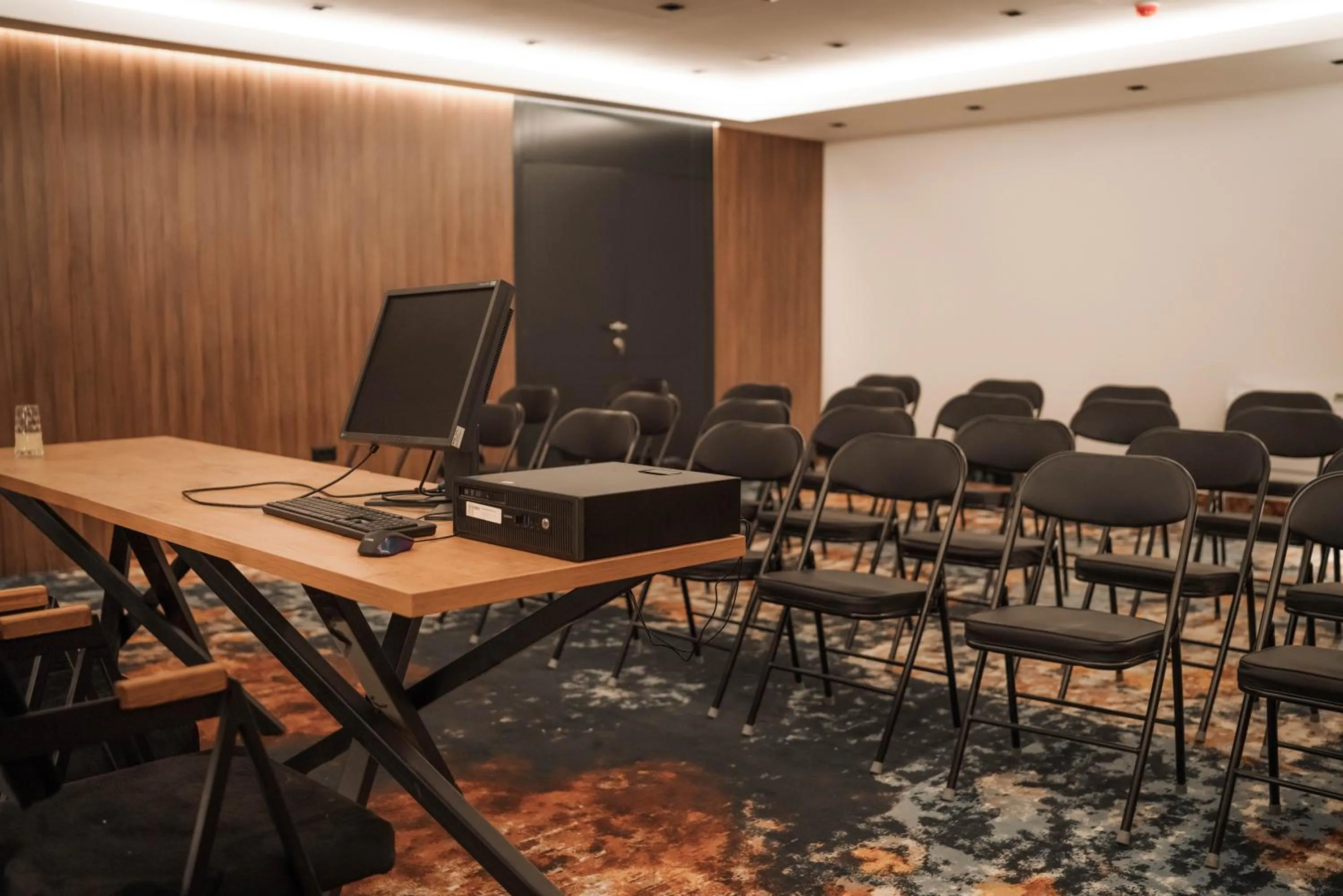 Business facilities in Hotel Carpe Diem