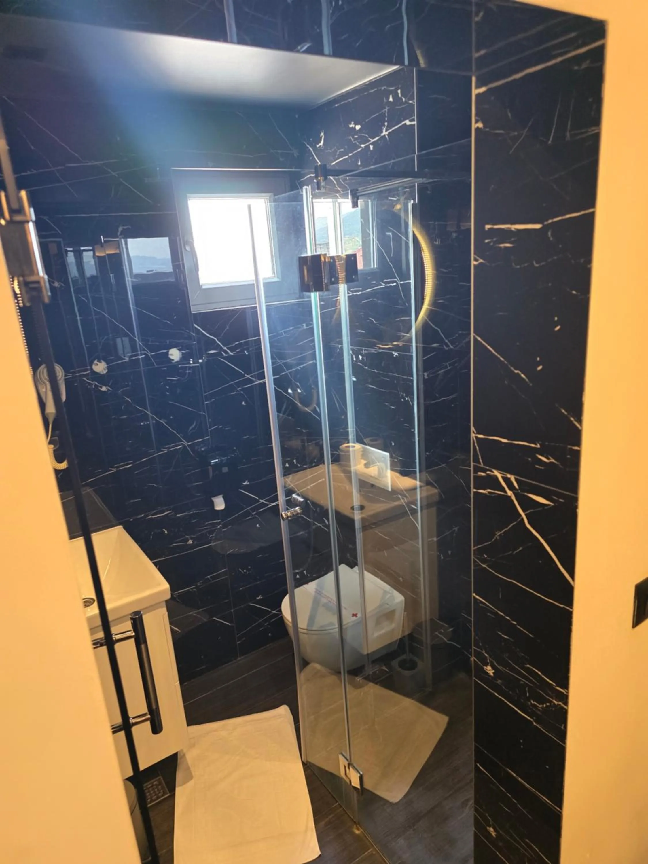 Shower in Hotel Carpe Diem