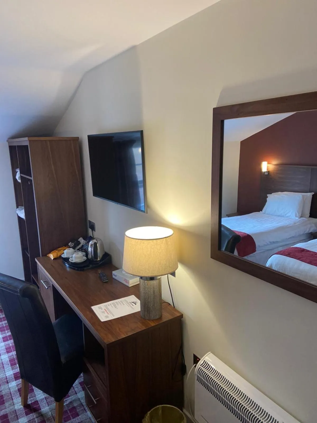 Bedroom, Bed in Scone Arms Hotel