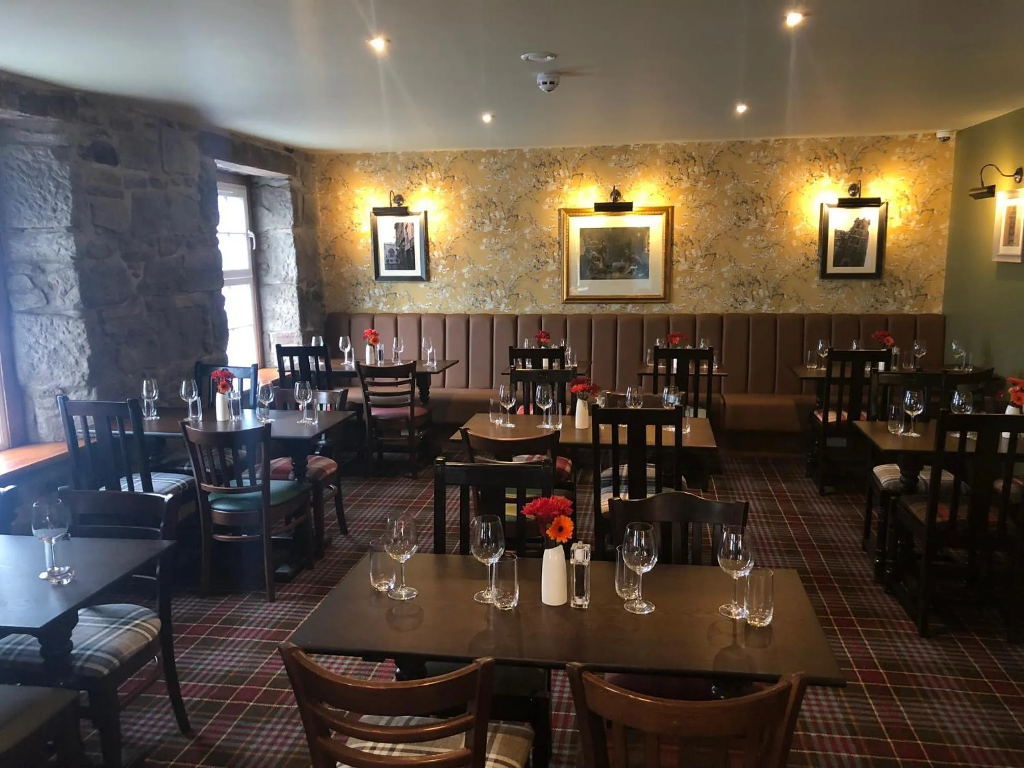 Restaurant/places to eat in Scone Arms Hotel