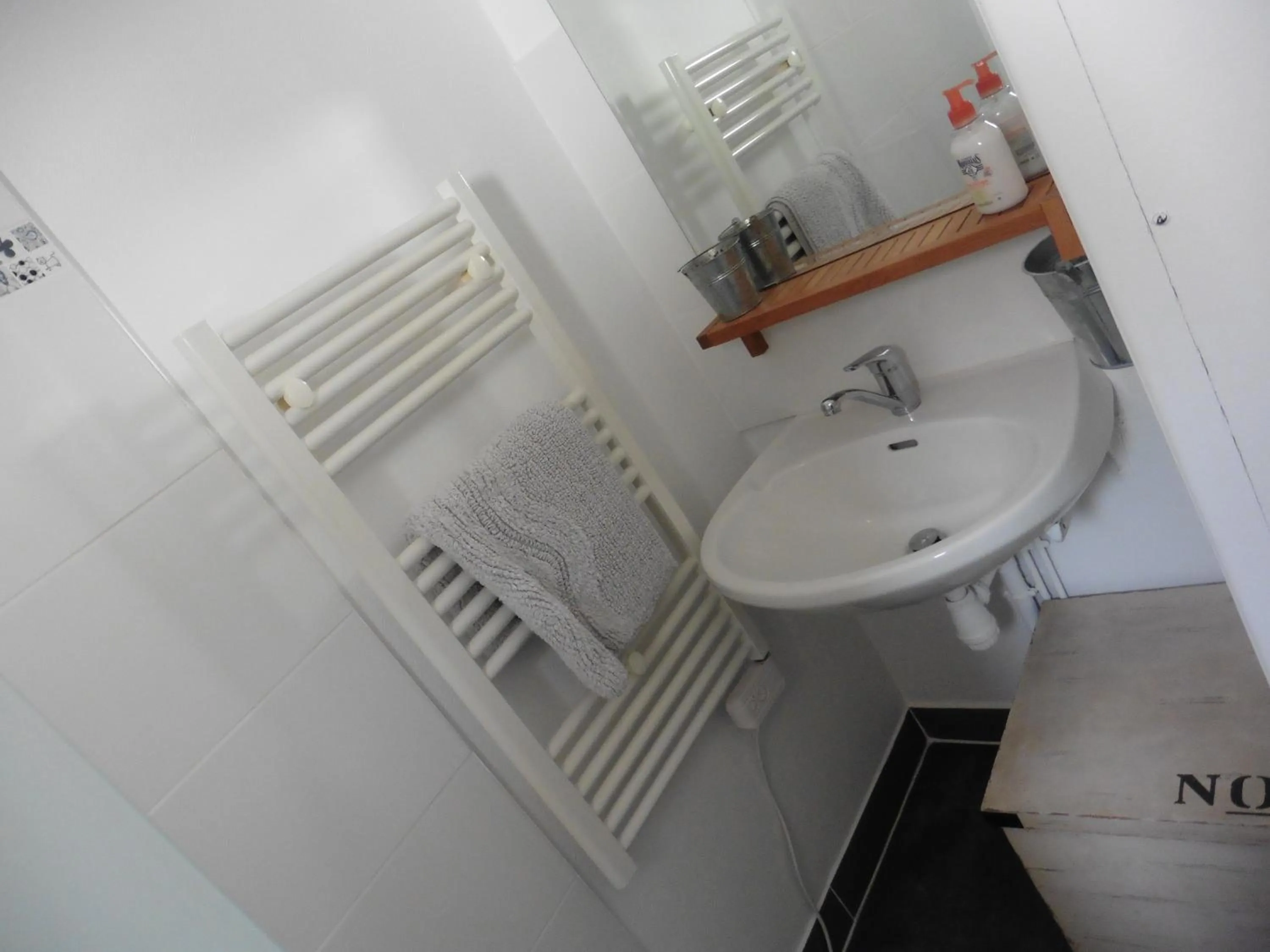 Bathroom in Chambre d'Hôtes - l'Ephémère