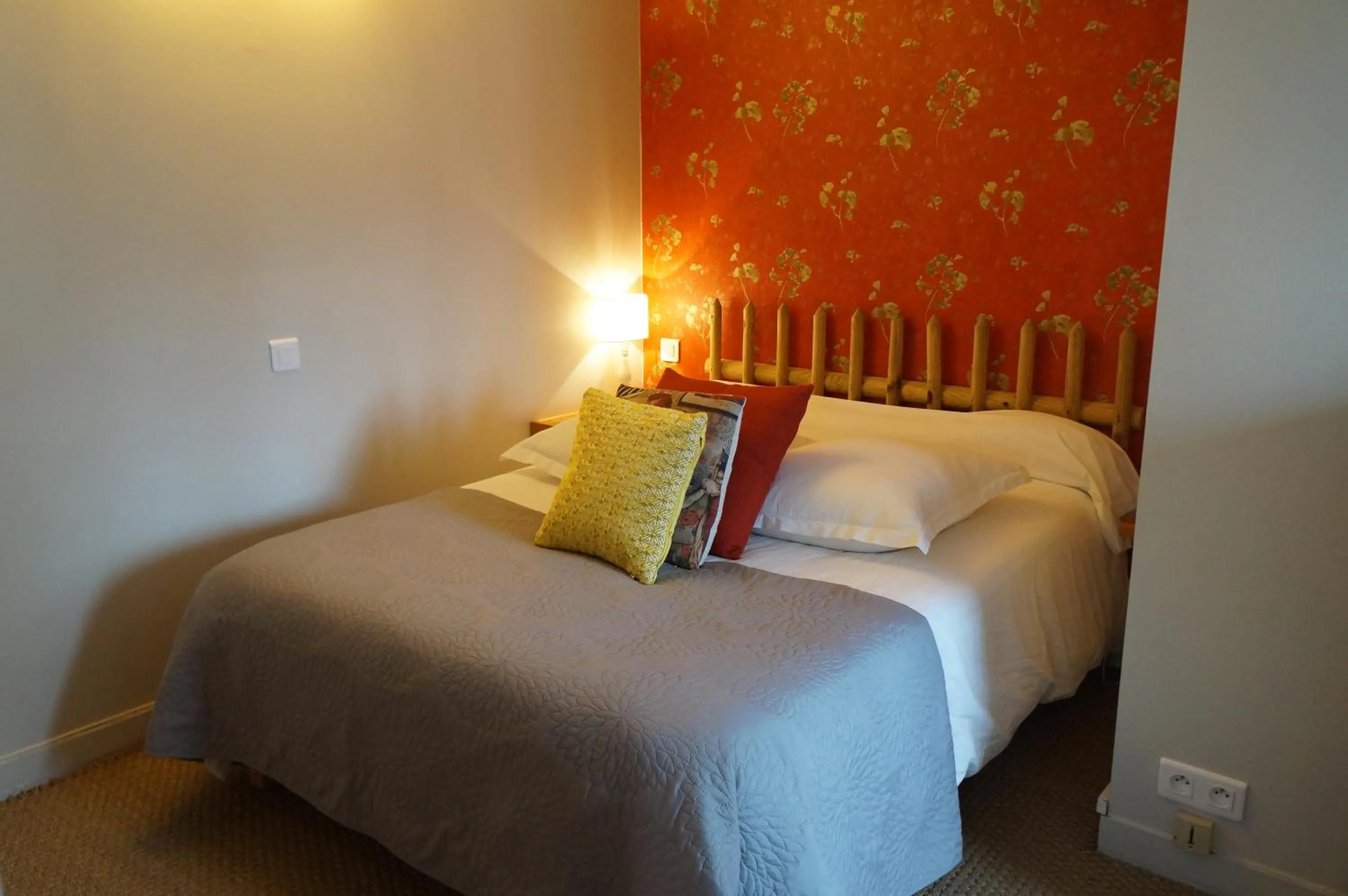 Bed in Chambre d'Hôtes - l'Ephémère