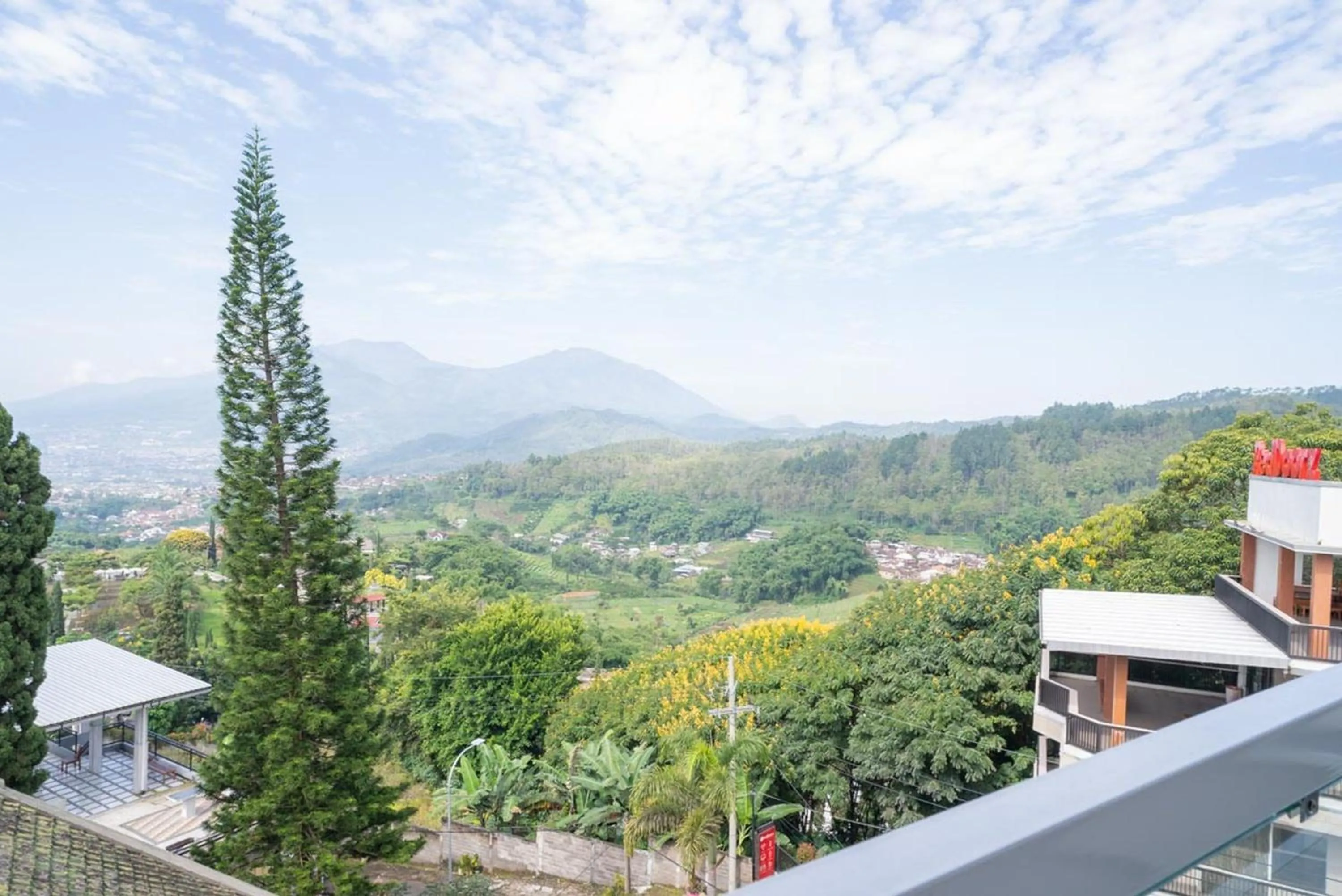 Natural landscape in Sans Hotel Queen Batu