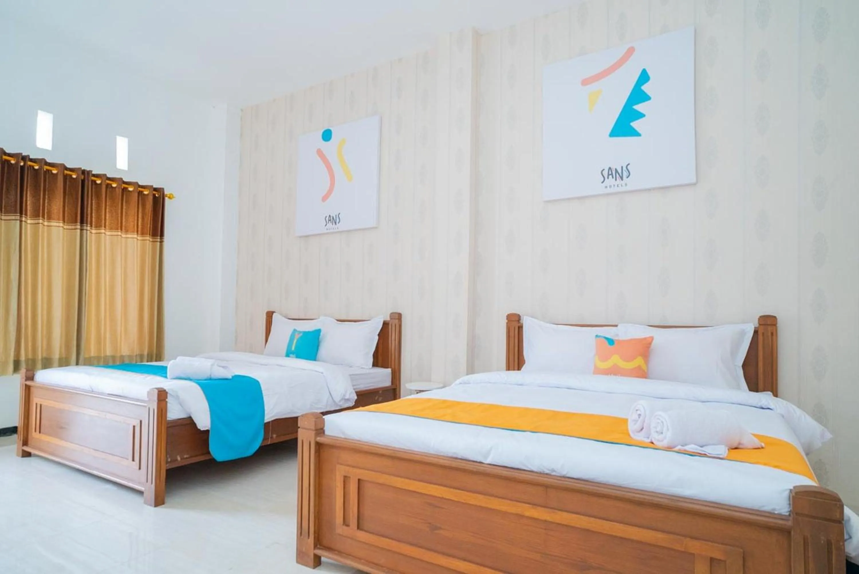 Bedroom, Bed in Sans Hotel Queen Batu