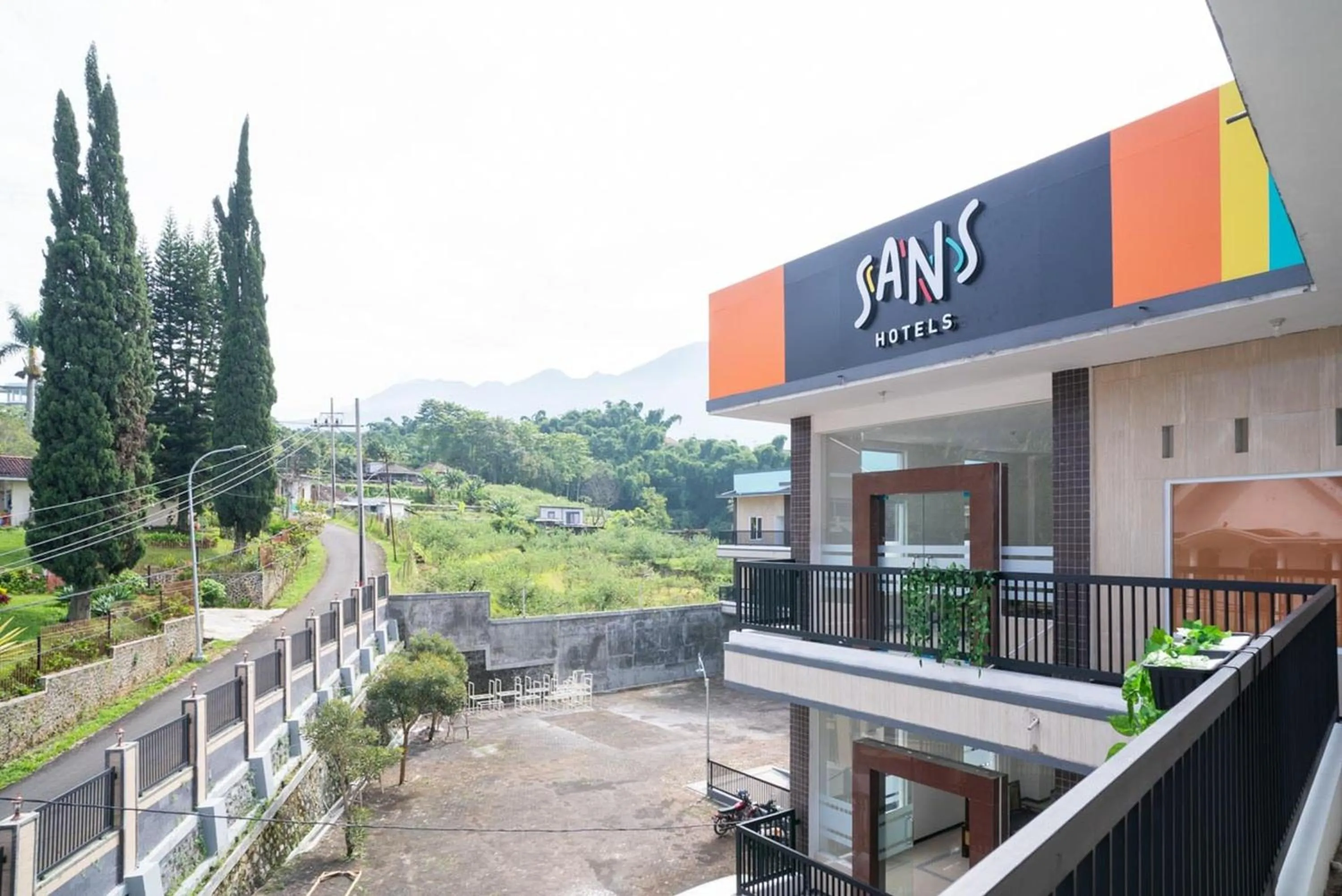 Property building in Sans Hotel Queen Batu