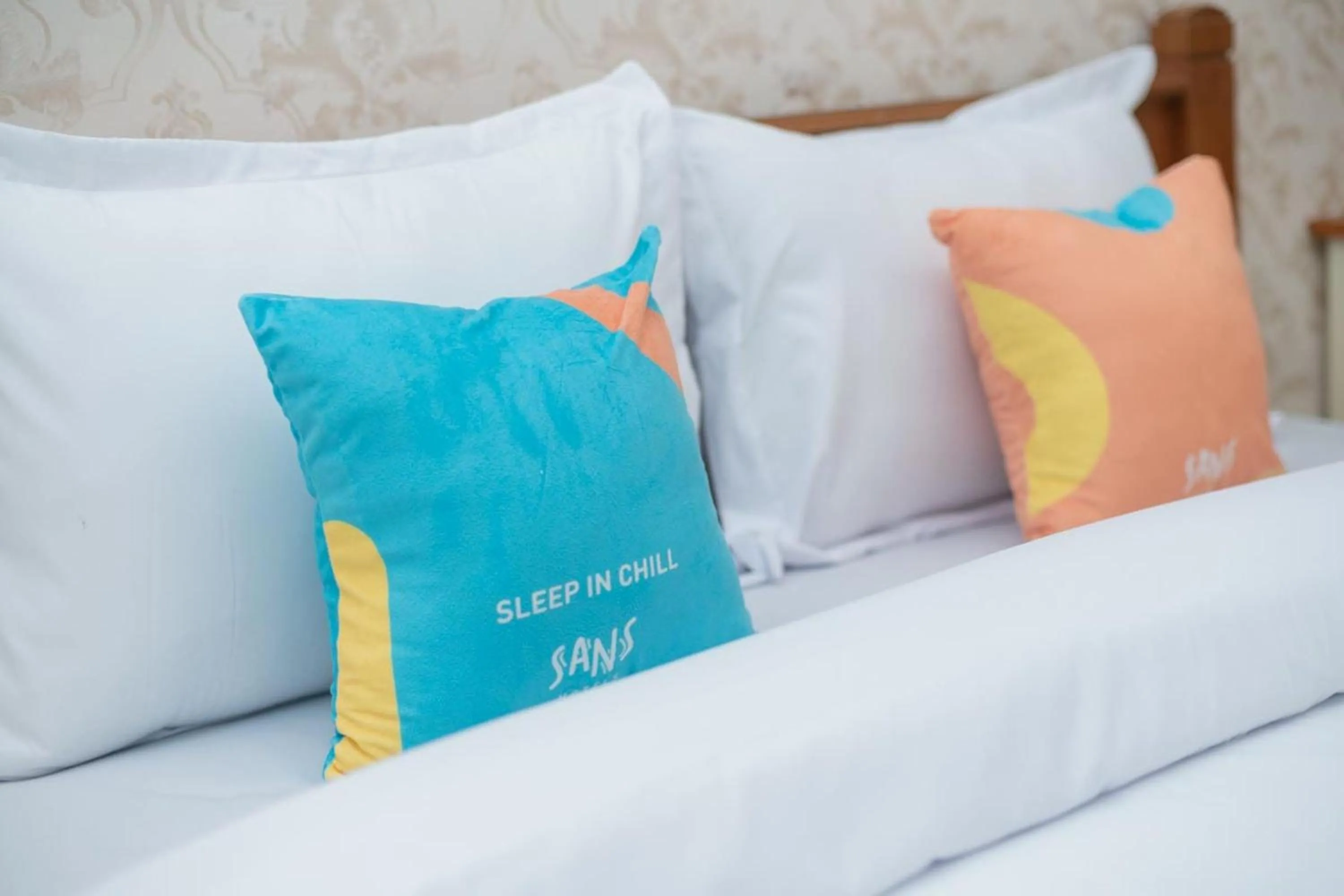 Bedroom, Bed in Sans Hotel Queen Batu