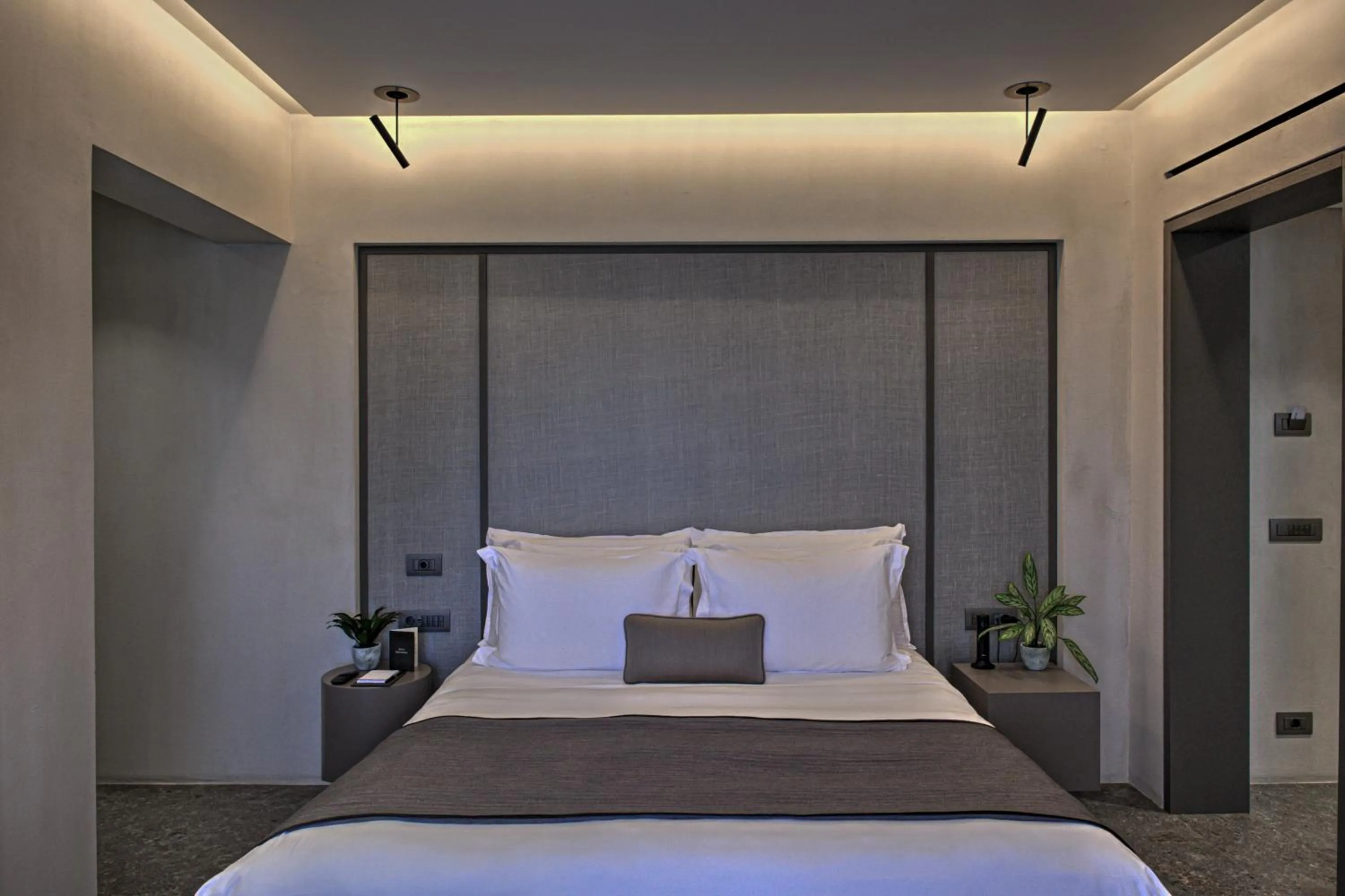 Bed in Noima Boutique Hotel Mykonos