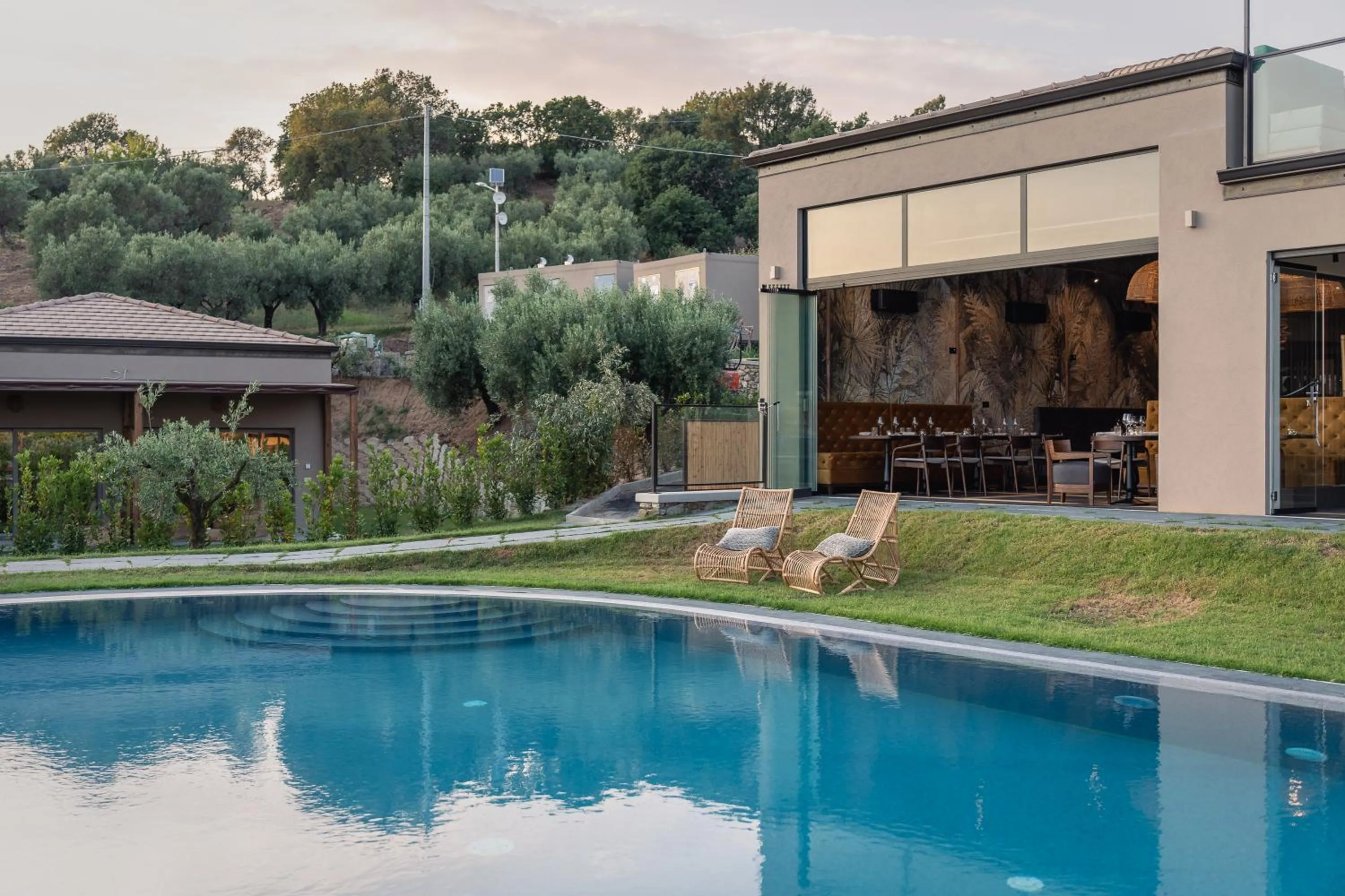 Property building in Hang Loose Cottage Hotel & Resort 4 stelle Gizzeria Calabria