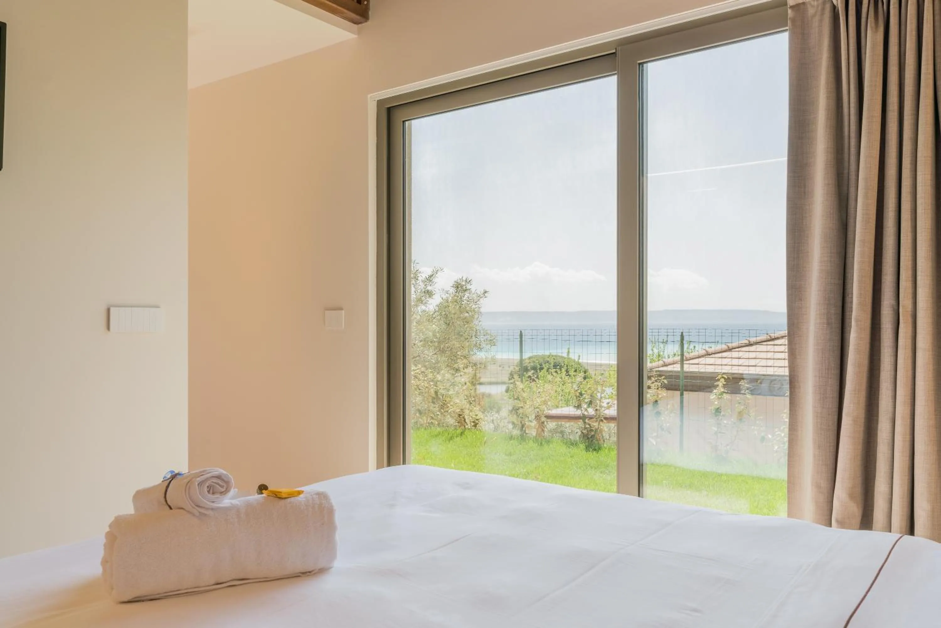 Bed in Hang Loose Cottage Hotel & Resort 4 stelle Gizzeria Calabria