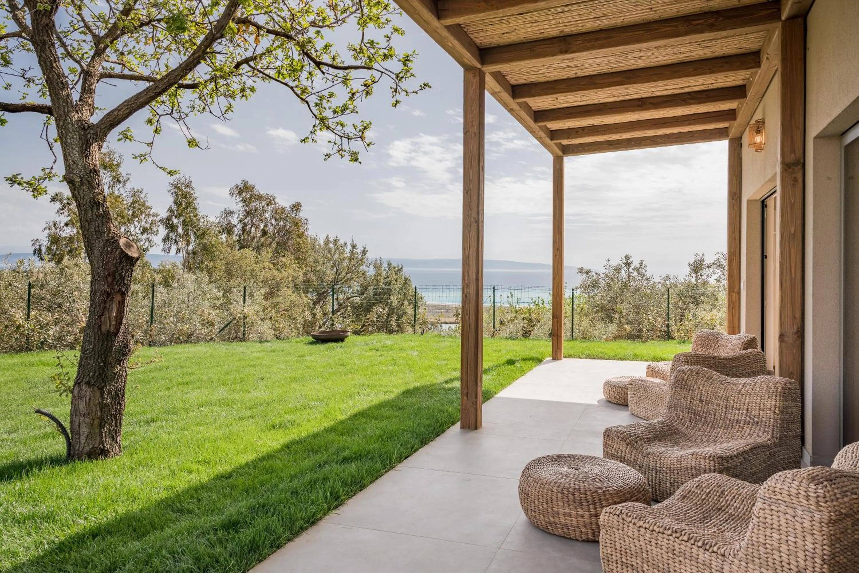 Patio in Hang Loose Cottage Hotel & Resort 4 stelle Gizzeria Calabria