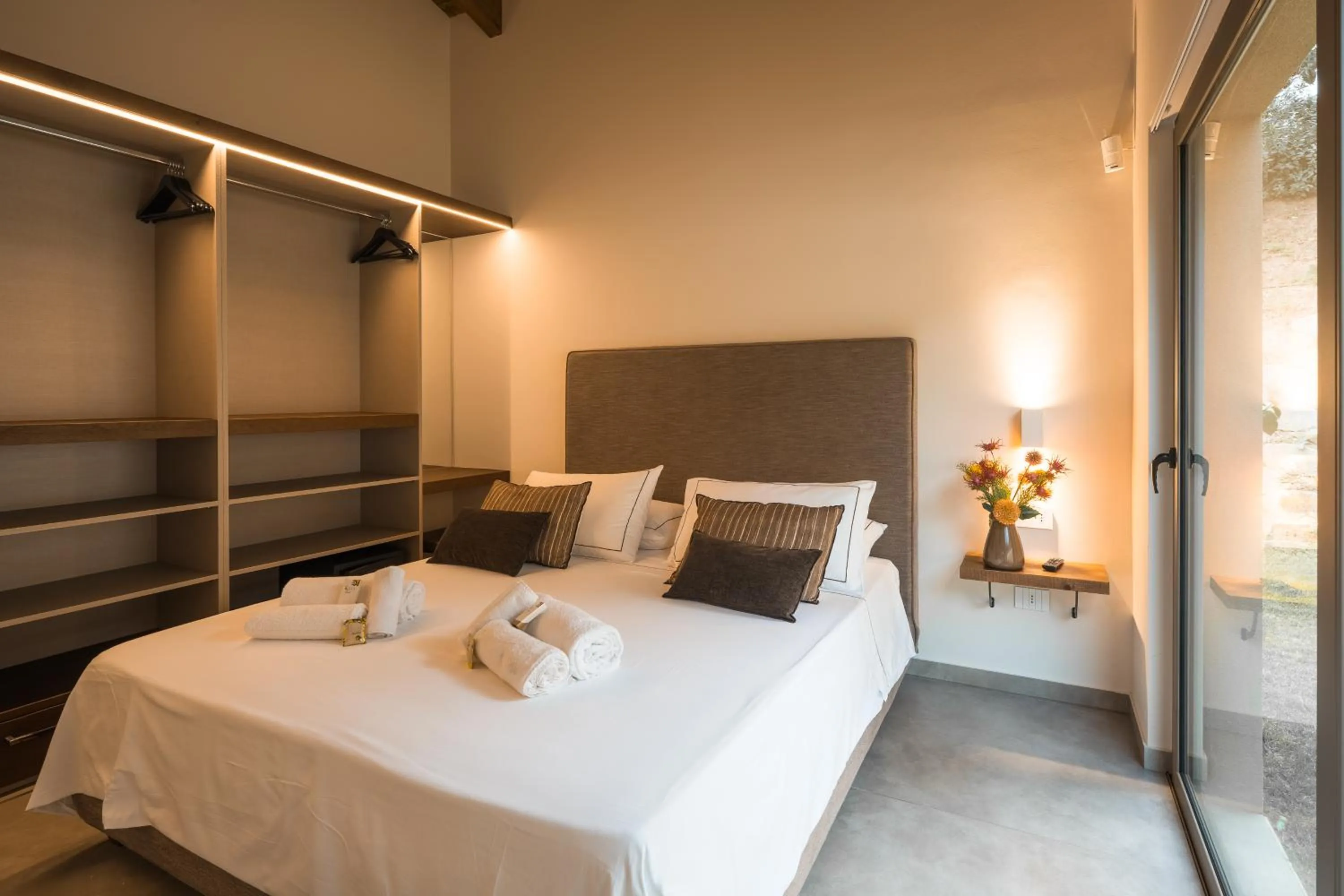 Bed in Hang Loose Cottage Hotel & Resort 4 stelle Gizzeria Calabria