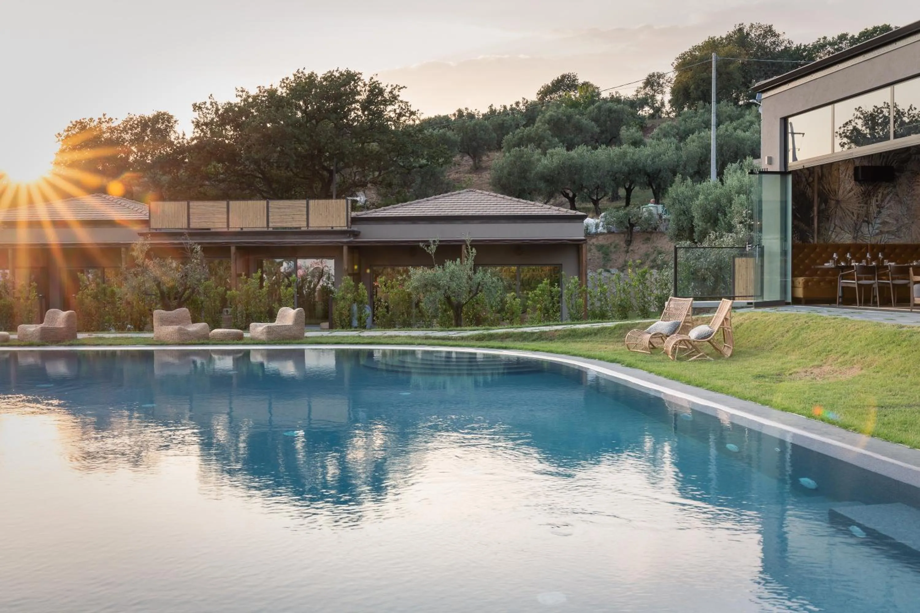 Property building in Hang Loose Cottage Hotel & Resort 4 stelle Gizzeria Calabria