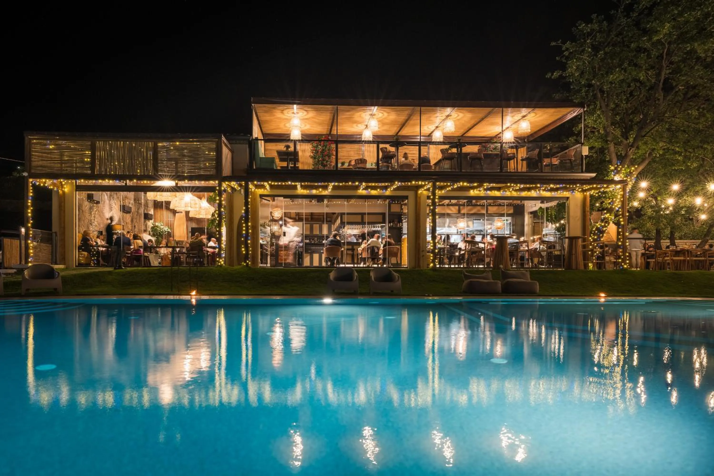 Property building in Hang Loose Cottage Hotel & Resort 4 stelle Gizzeria Calabria