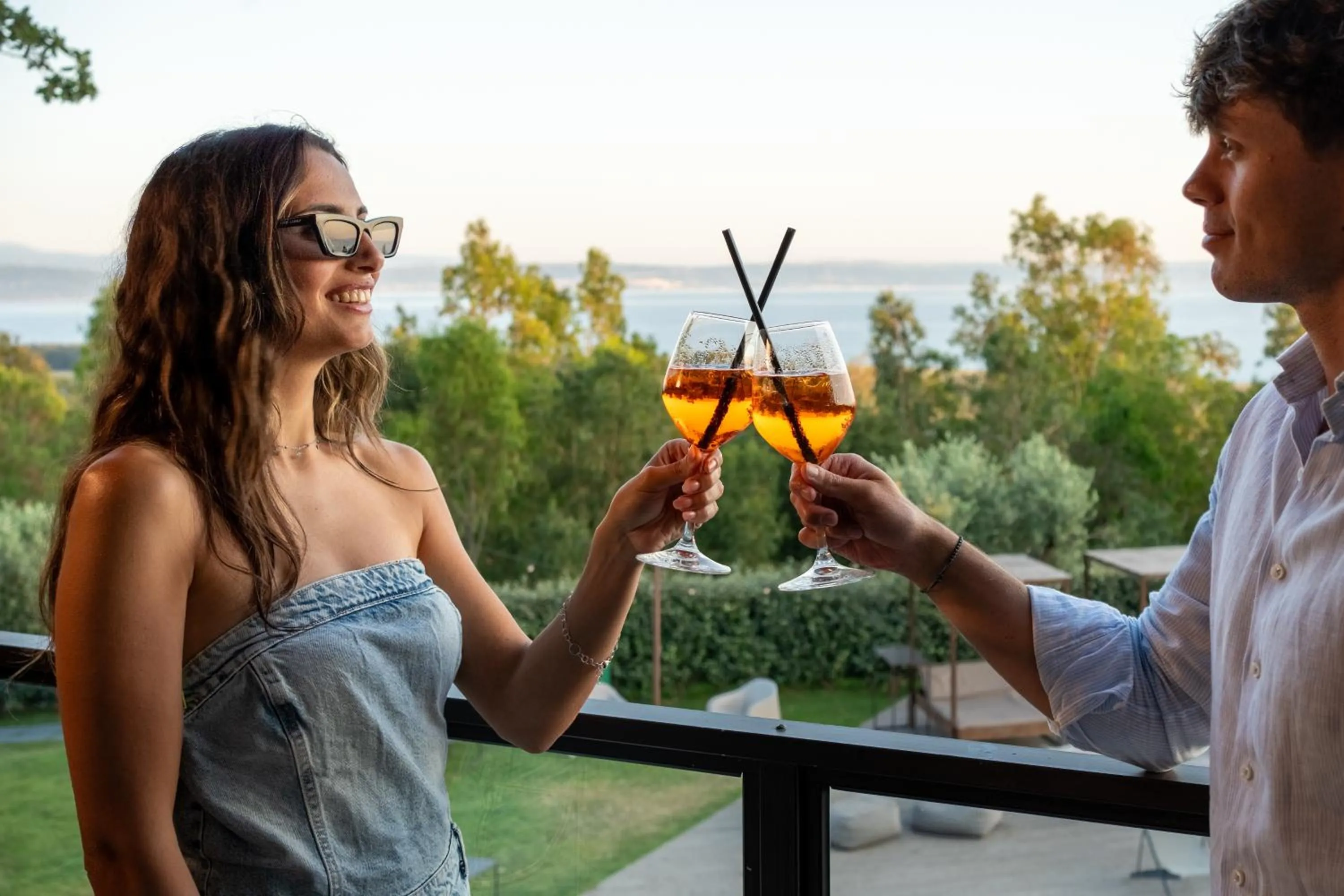 People in Hang Loose Cottage Hotel & Resort 4 stelle Gizzeria Calabria