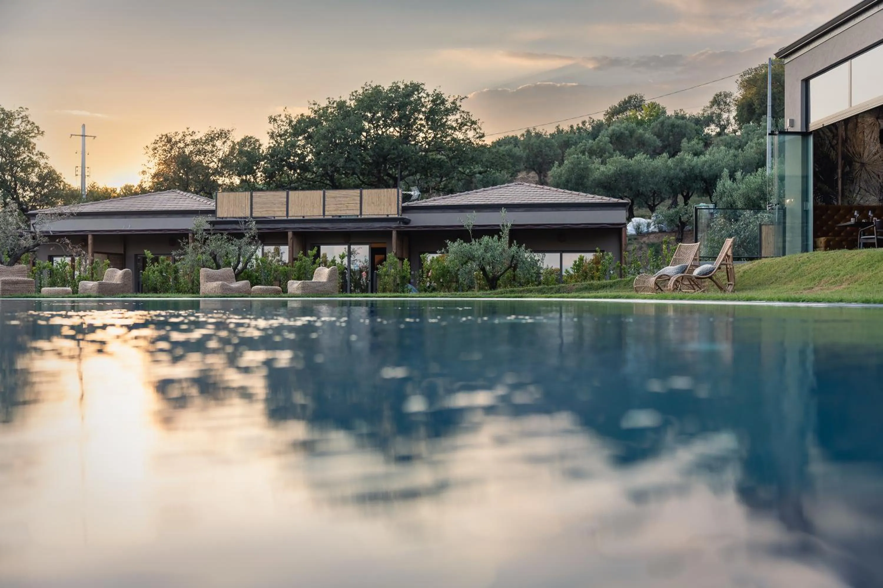 Property building in Hang Loose Cottage Hotel & Resort 4 stelle Gizzeria Calabria