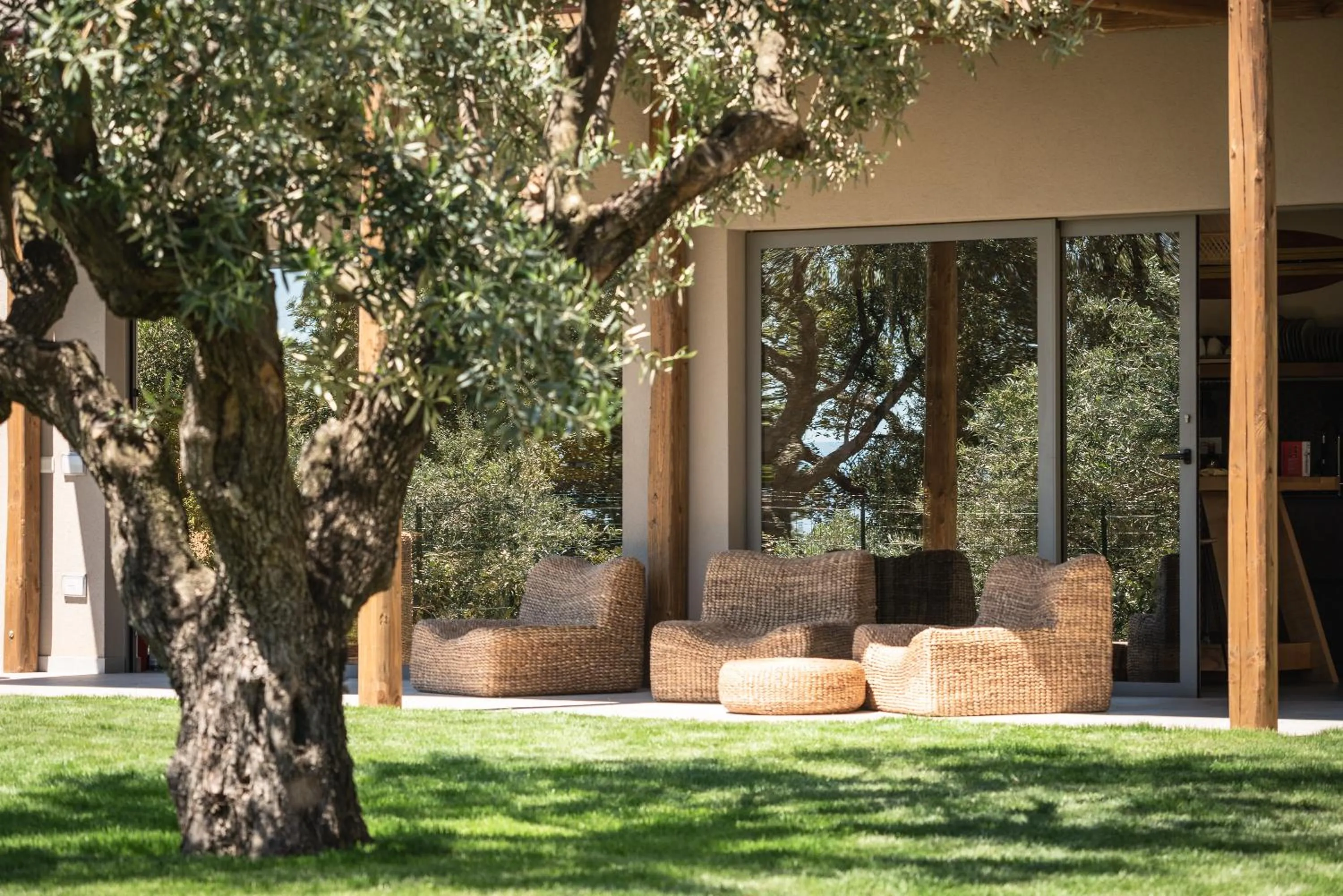 Property building in Hang Loose Cottage Hotel & Resort 4 stelle Gizzeria Calabria