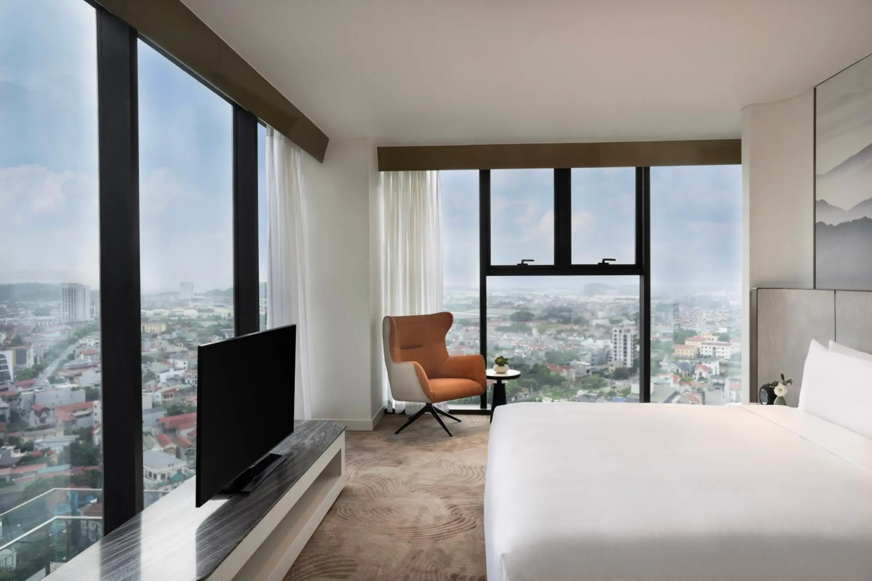 King Suite with View and Club Access in Crowne Plaza Vinh Yen City Centre by IHG King Suite with View and Club Access in Crowne Plaza Vinh Yen City Centre by IHG