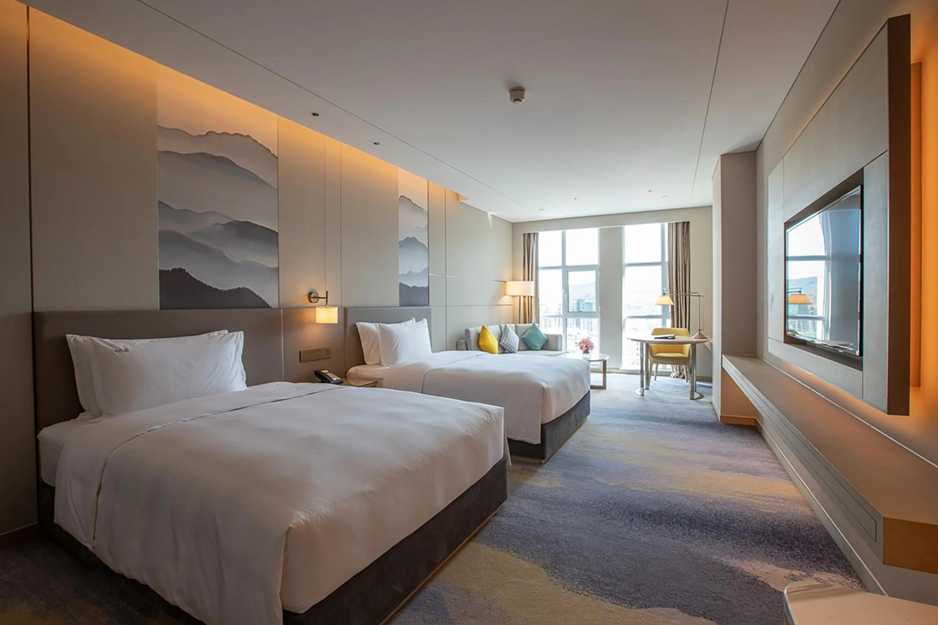 Photo of the whole room, Bed in Holiday Inn Xining Datong by IHG