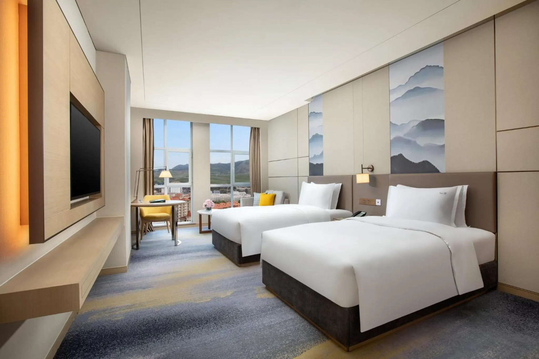 Photo of the whole room, Bed in Holiday Inn Xining Datong by IHG