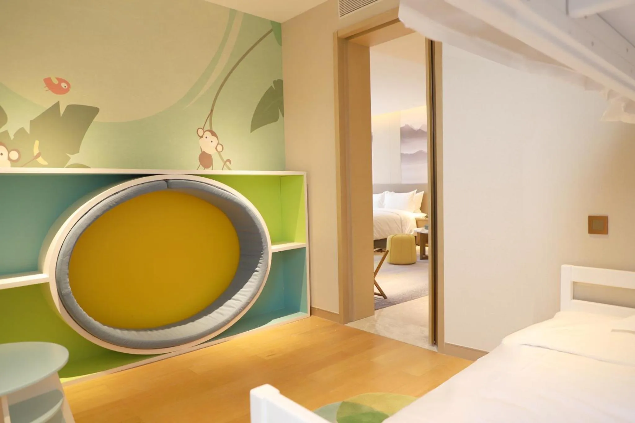 Photo of the whole room, Bed in Holiday Inn Xining Datong by IHG