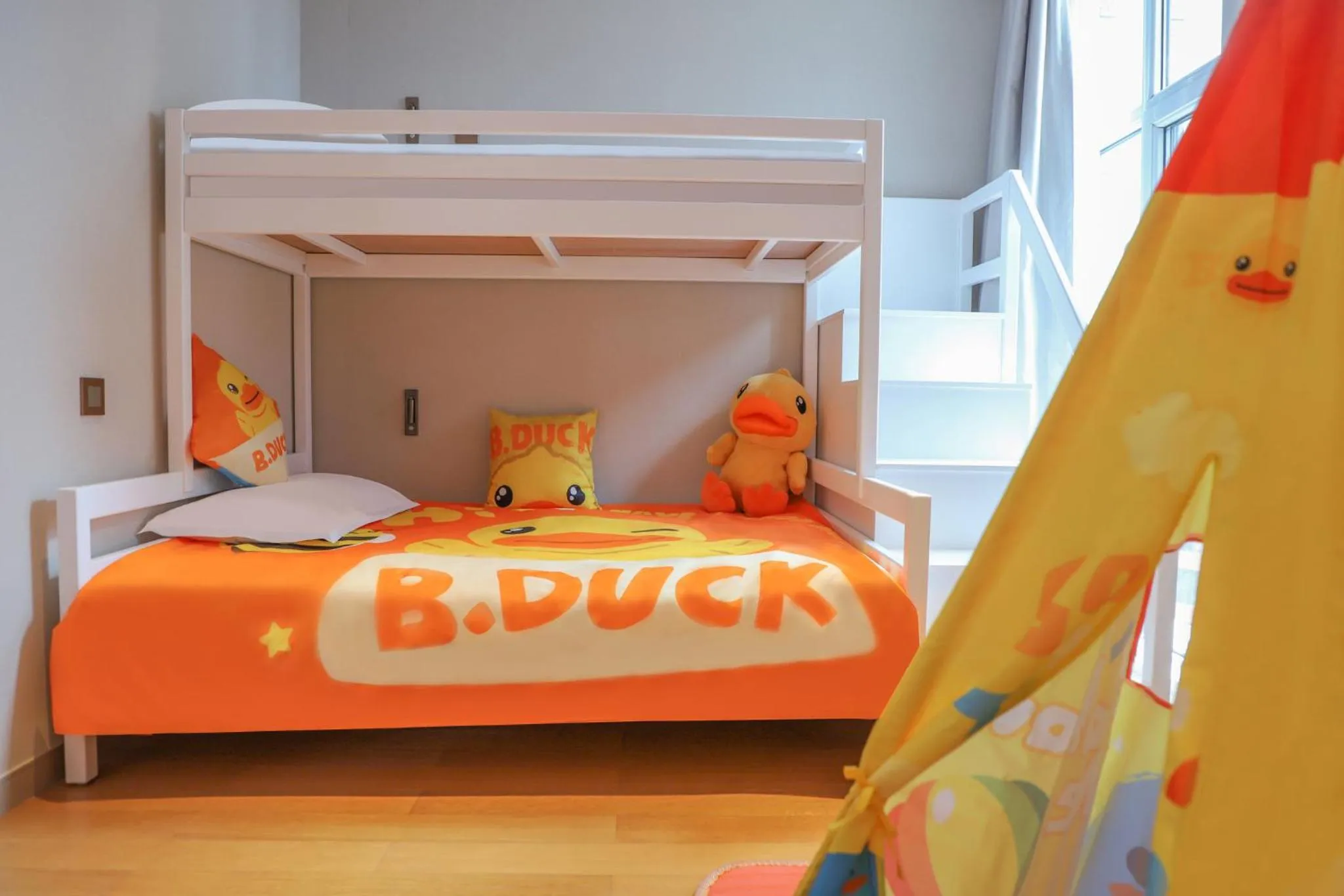 Photo of the whole room, Bed in Holiday Inn Xining Datong by IHG