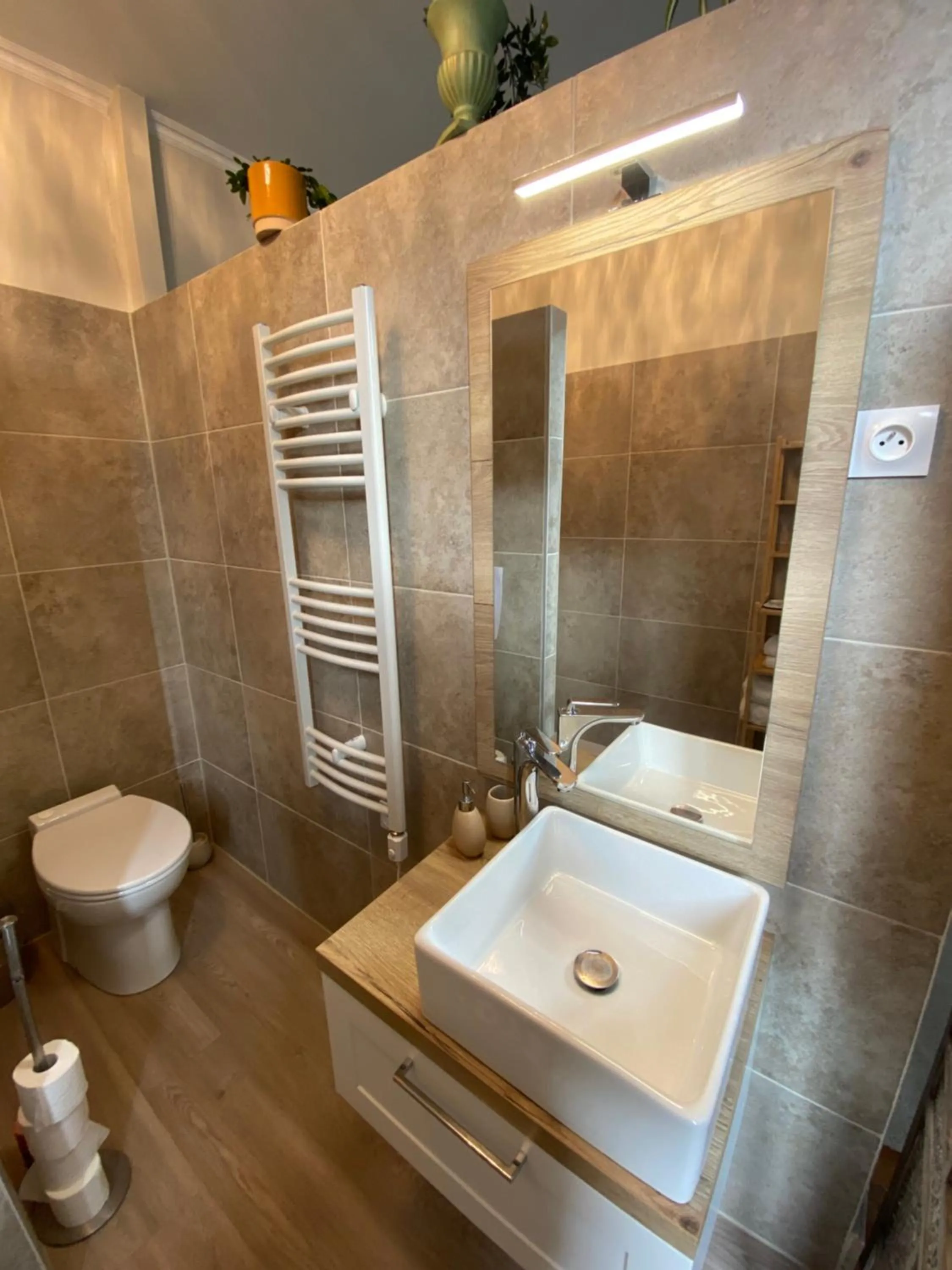 Shower in La Maison 64 Chambre D'Hôtes