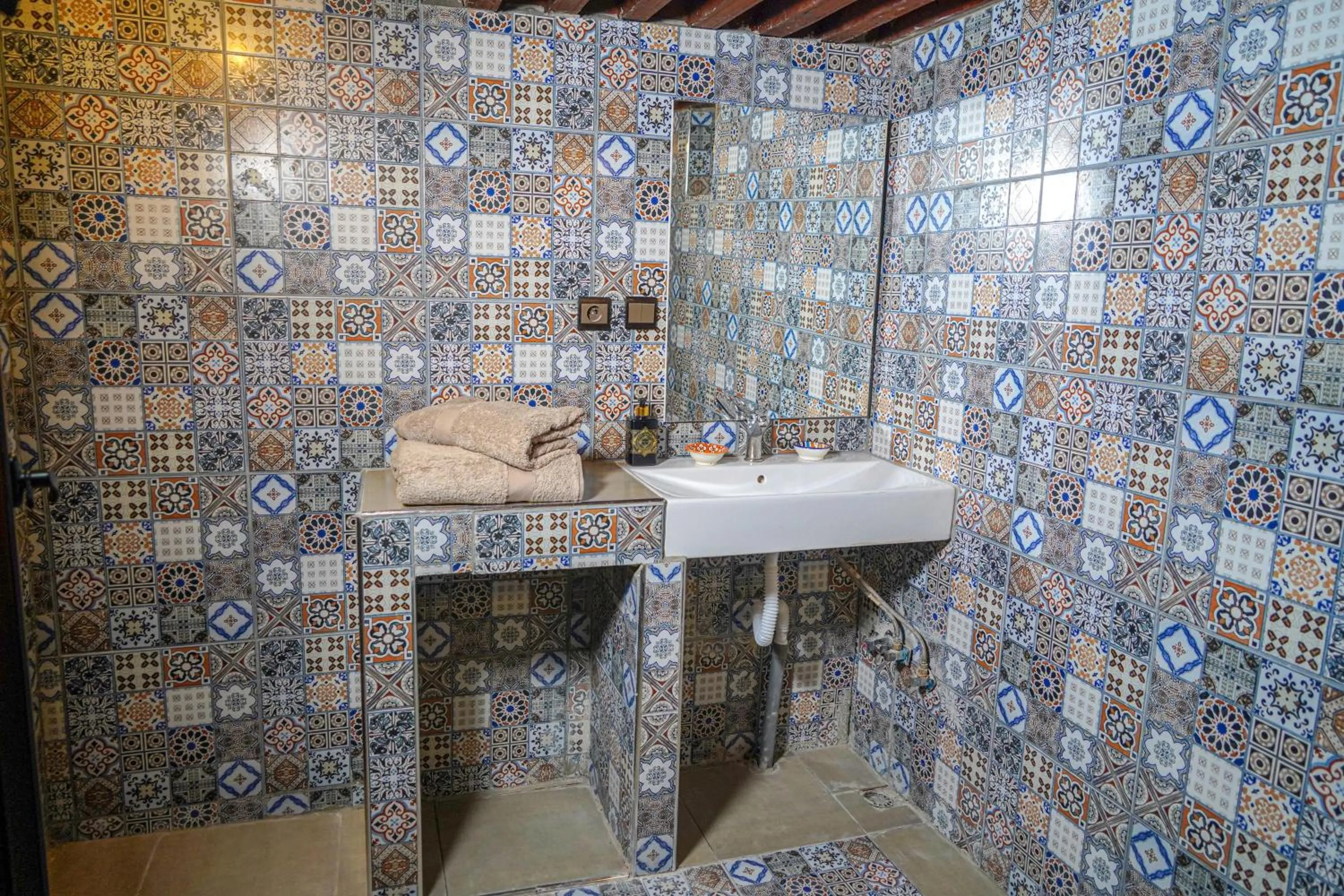 Shower in Riad Hadia Fes - Prestige Stay