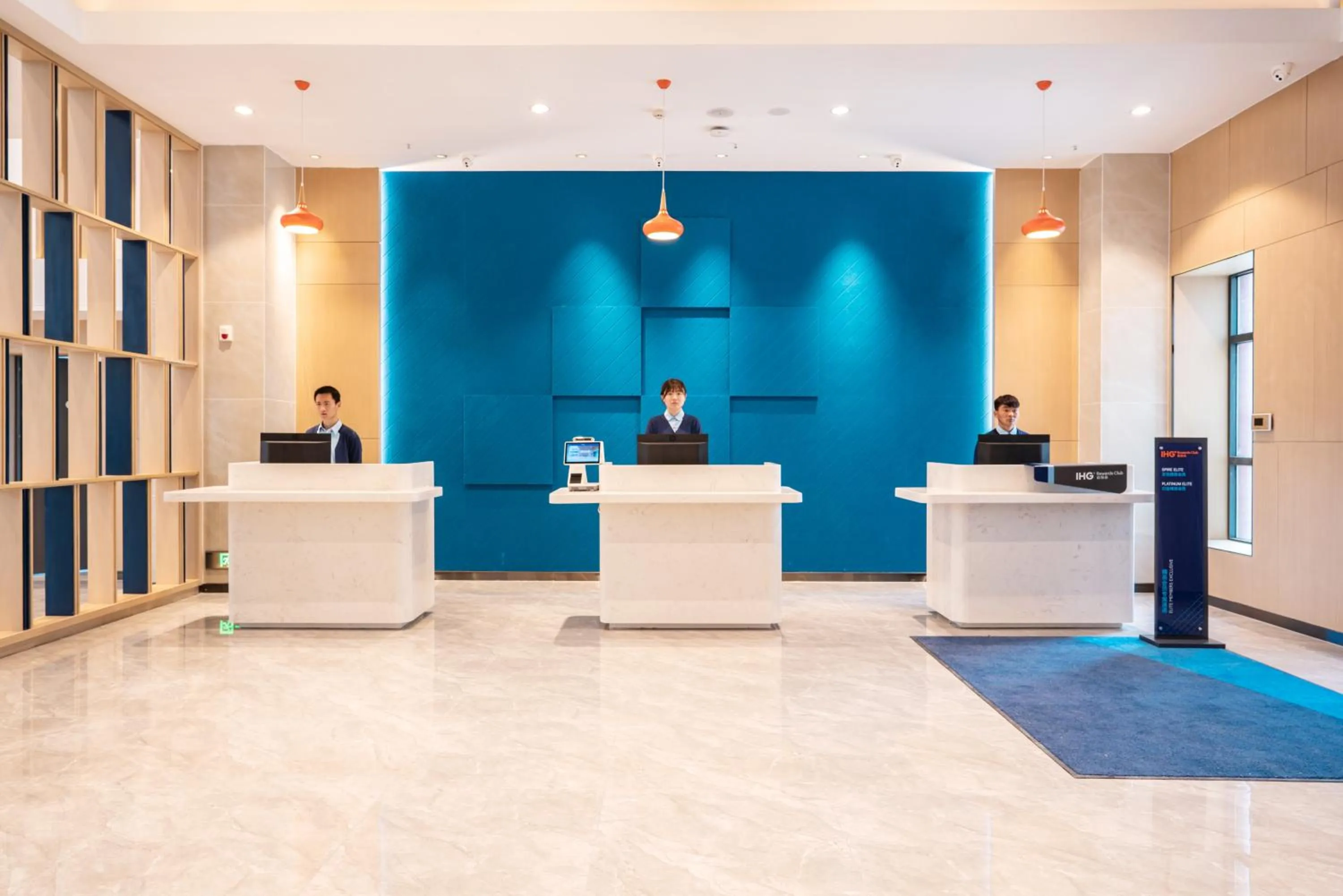 Lobby or reception in Holiday Inn Express Linzhi Airport by IHG