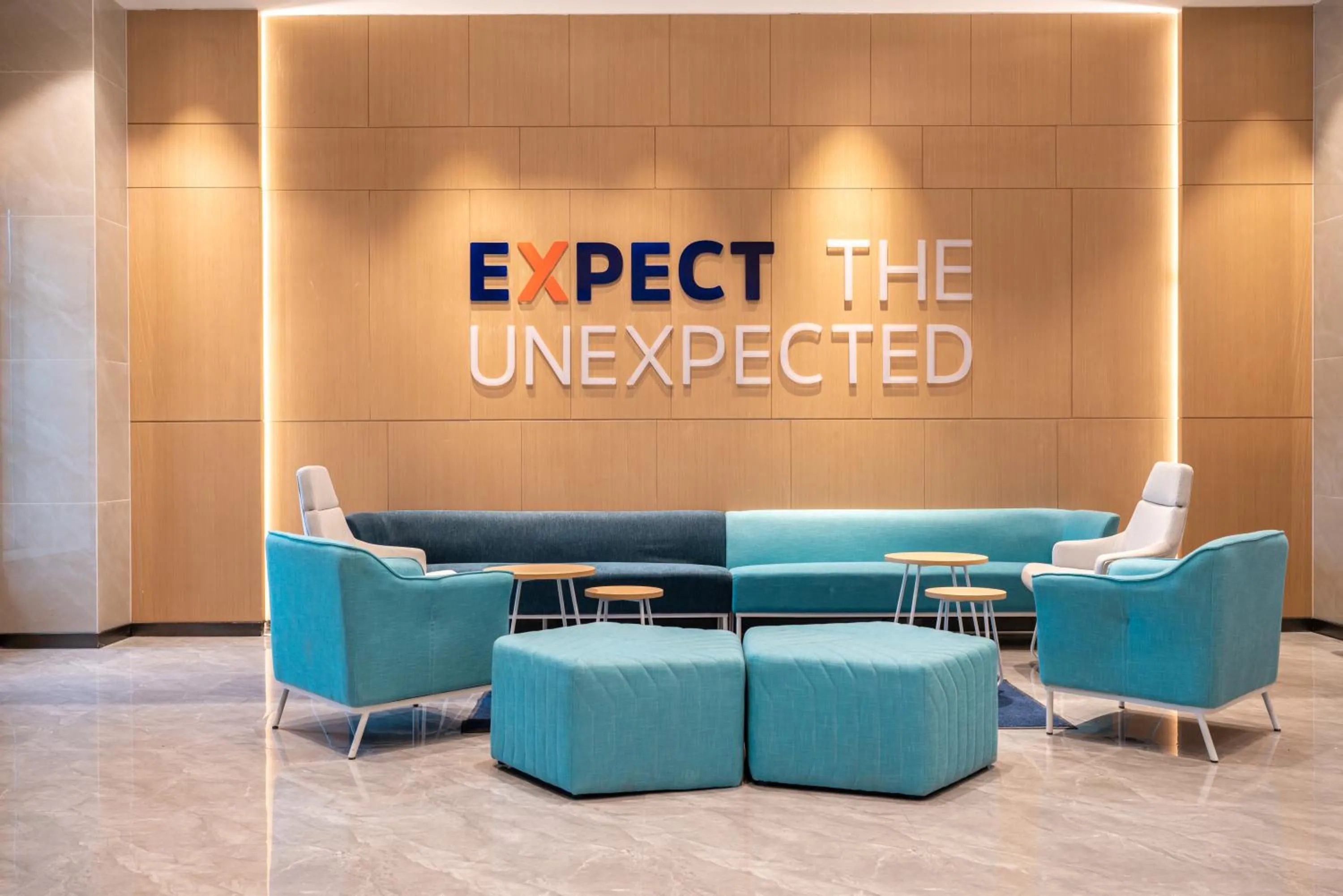 Lobby or reception in Holiday Inn Express Linzhi Airport by IHG